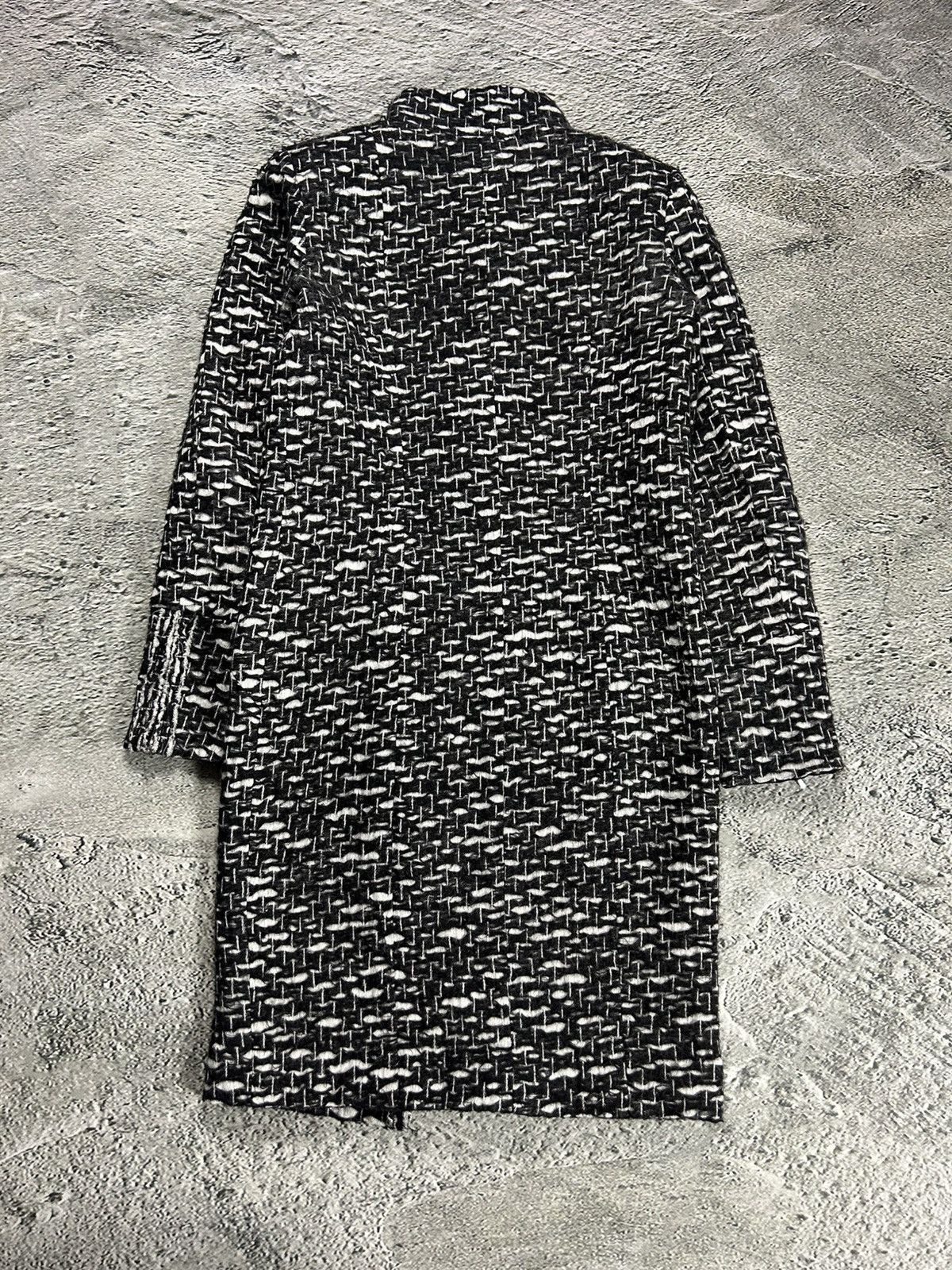 Chanel Chanel vintage coat tweed black white furry 2010 Size XS / US 0-2 / IT 36-38 - 12 Thumbnail