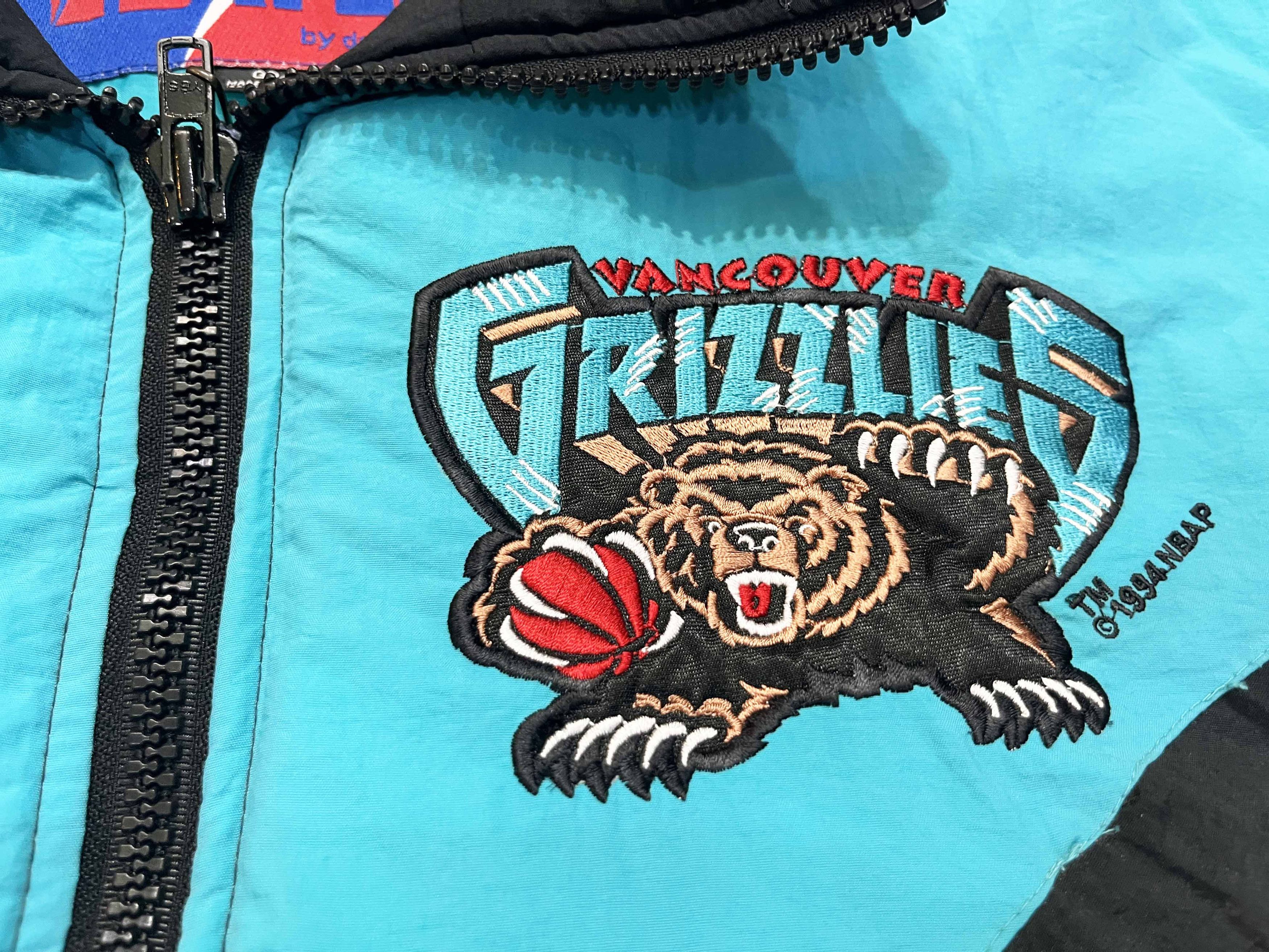 Pro Player Vintage Pro Player Vancouver Grizzlies NBA Puffer Jacket Size US L / EU 52-54 / 3 - 3 Thumbnail