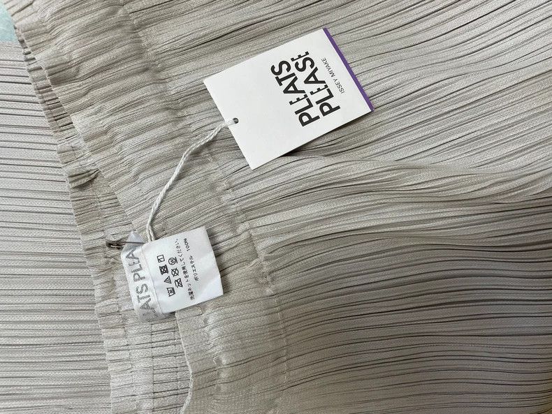 Issey Miyake Issey Miyake Grey pleated pants Size 25" / US 0 / IT 36 - 5 Thumbnail