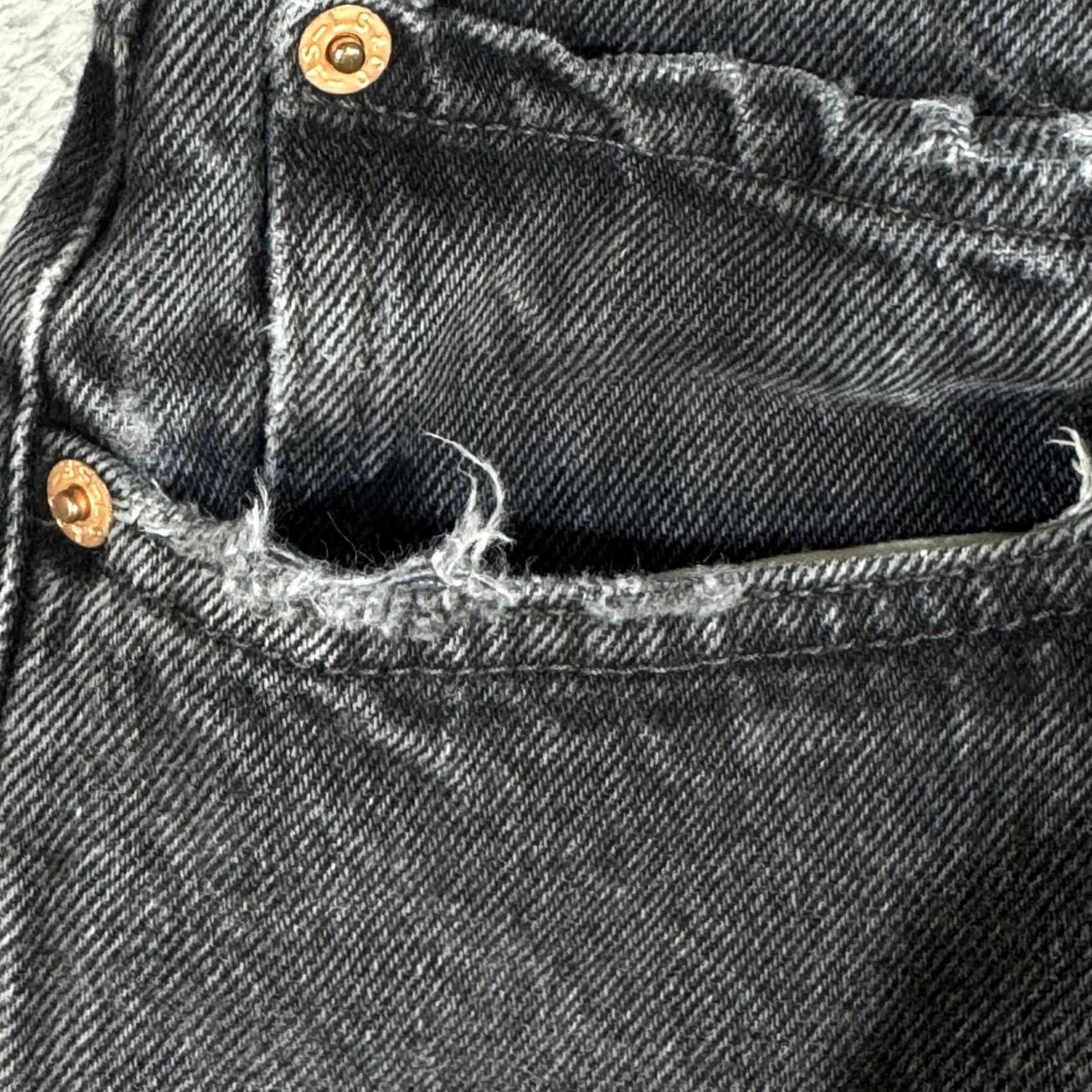 Levi's Levi's 550 Jeans Mens 36x30 Black Relaxed Fit Distressed Paint Vintage Y2K Style Jeans Size US 36 / EU 52 - 5 Thumbnail