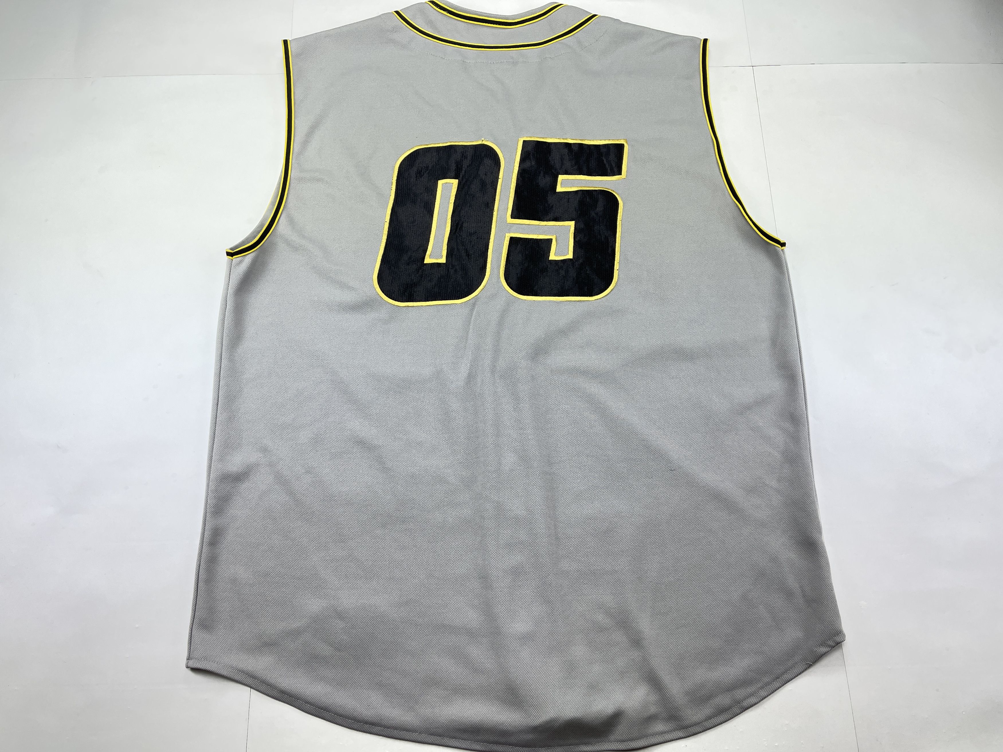 Fubu FUBU jersey, vintage hip hop t-shirt, 90s hip hop skater XL Size US XL / EU 56 / 4 - 2 Thumbnail