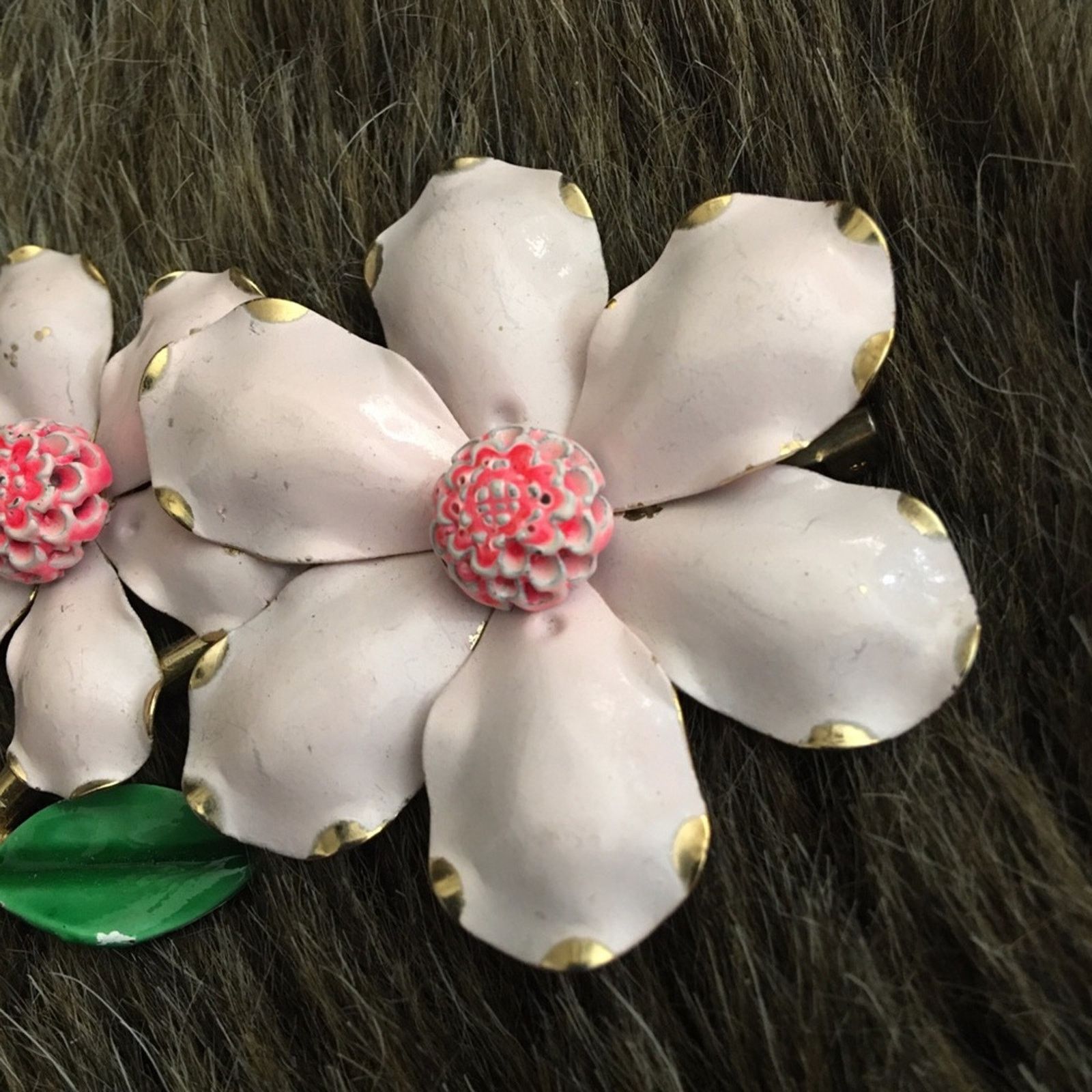 Vintage Vintage 60s painted flower brooch Size ONE SIZE - 5 Thumbnail