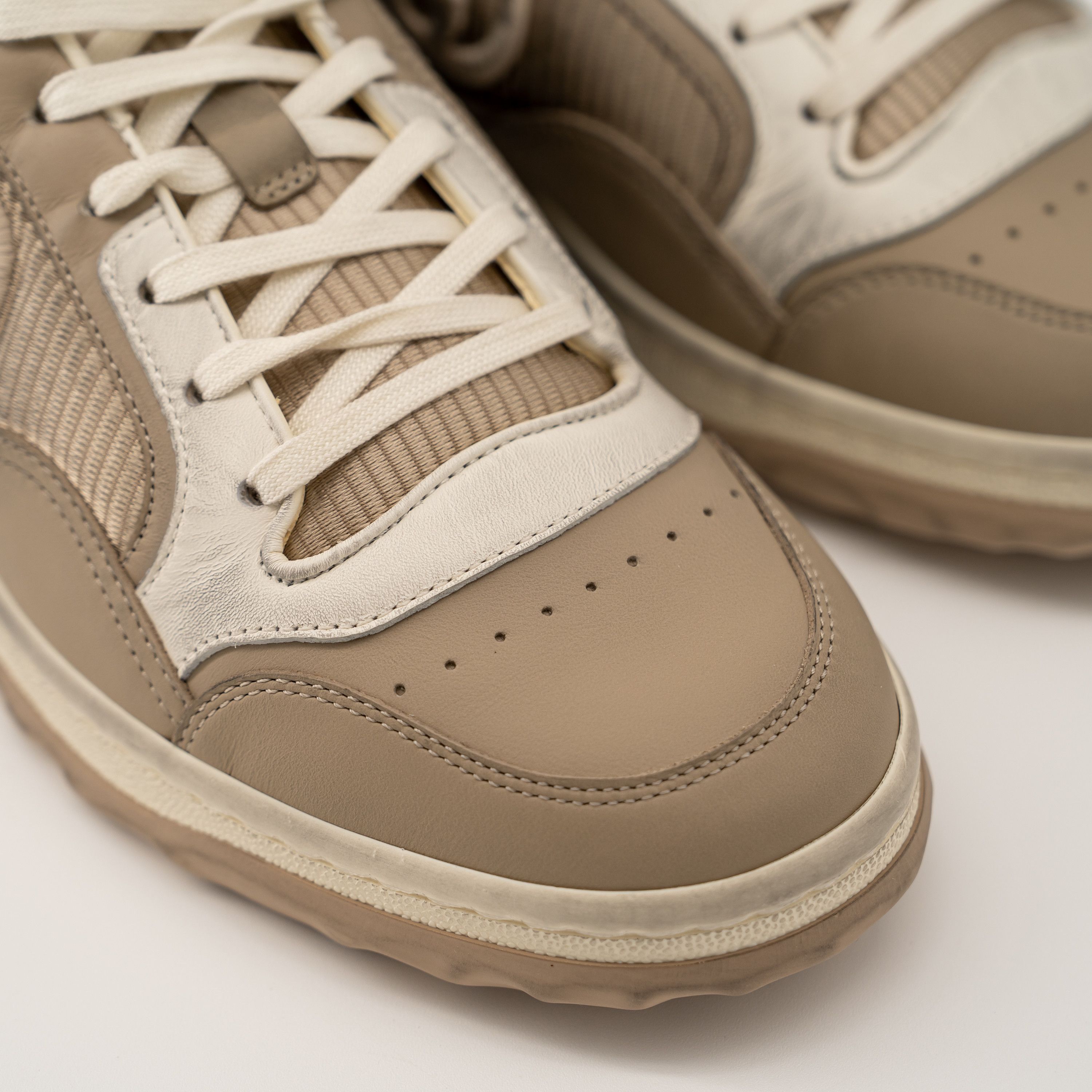Gucci 12G Gucci MAC80 Beige White Leather Sneakers Distressed Size US 12.5 / EU 45-46 - 7 Thumbnail