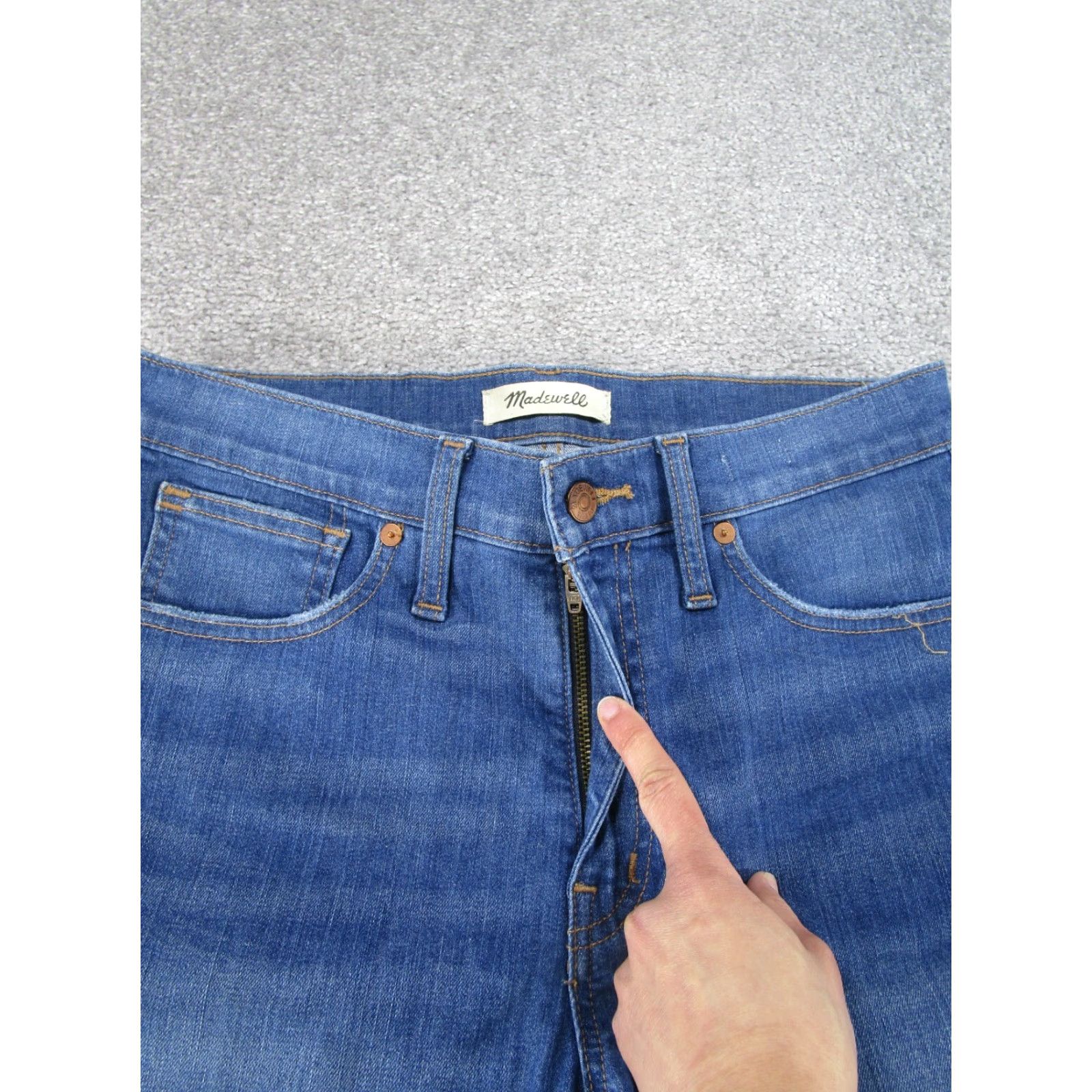 Madewell VINTAGE Madewell Jeans Womens 28 Skinny Mid Rise Dark Wash Denim Raw Hem Blue 2010s Womens Size 28" / US 6 / IT 42 - 3 Thumbnail