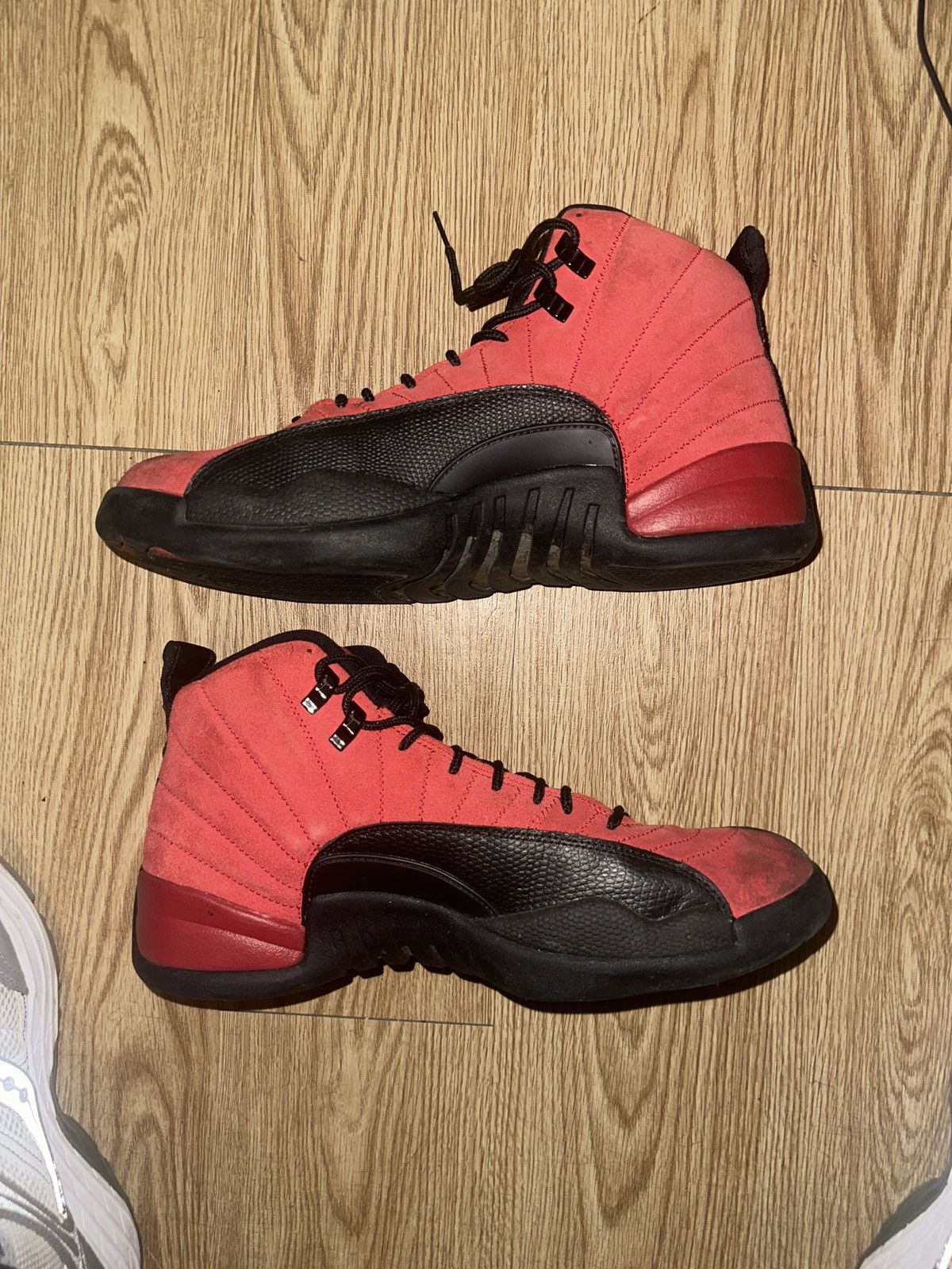 Jordan Brand Air Jordan 12 Reverse Flu Game Size US 13 / EU 46 - 2 Thumbnail