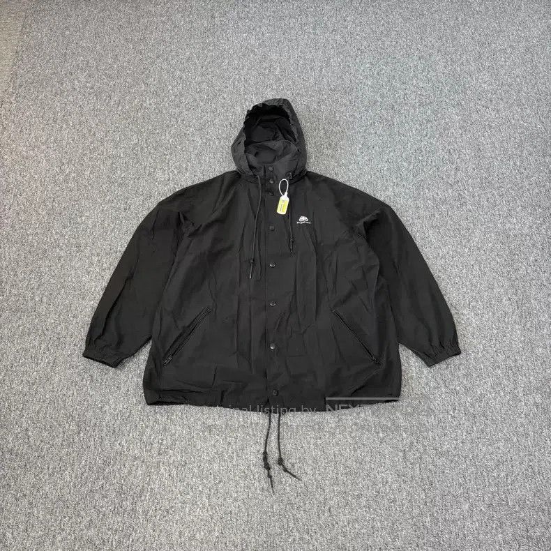Balenciaga Balenciaga Black Hooded Single Breasted Windbreaker Jacket Size US S / EU 44-46 / 1 - 1 Thumbnail