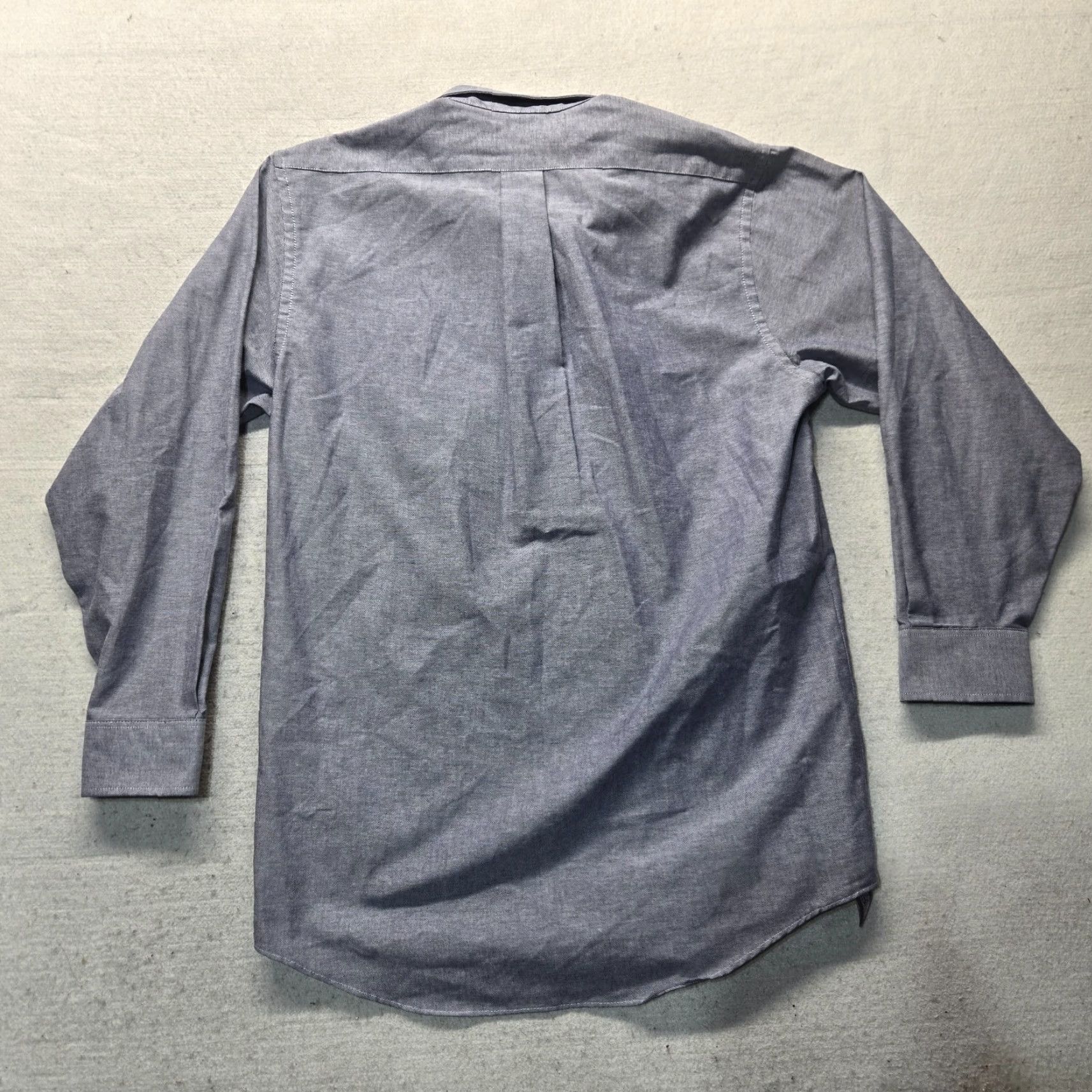 Van Heusen Van Heusen Shirt Gray Solid Button-Up Long Sleeve Men 15.5 All Seasons Casual Formal Workwear Dress Shirts Mens Size US L / EU 52-54 / 3 - 7 Thumbnail