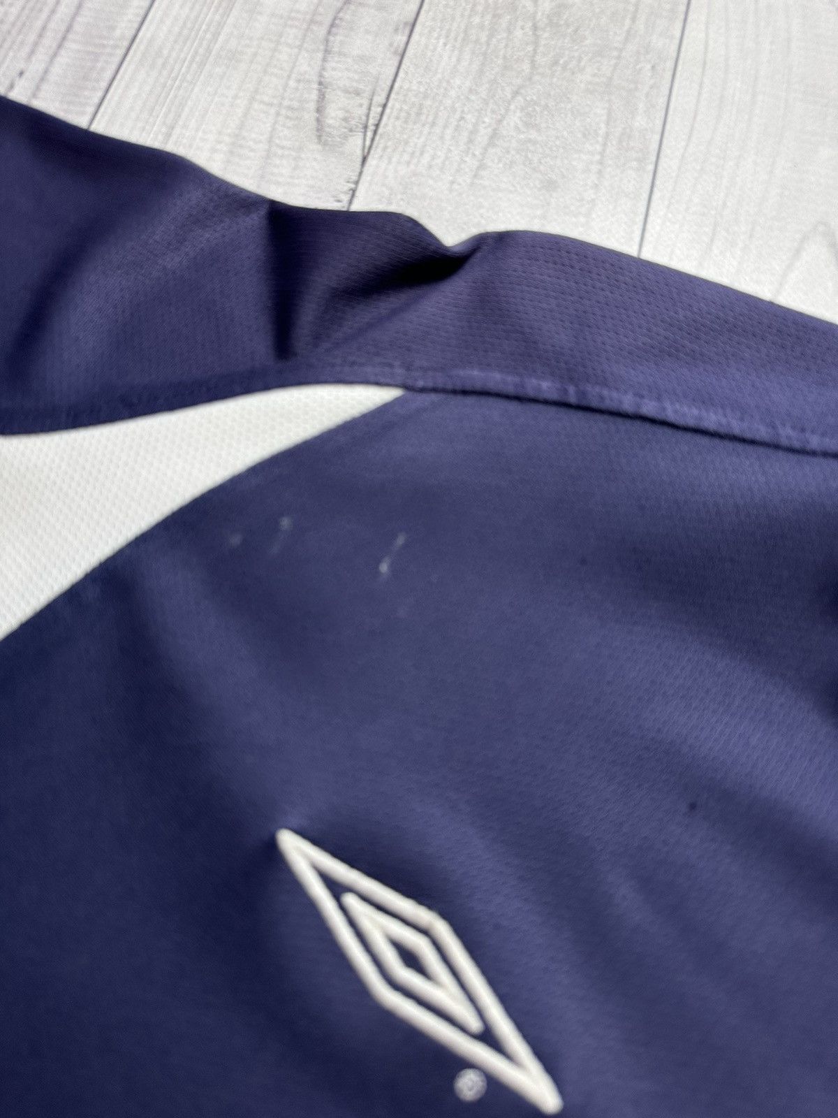 Umbro Vintage Umbro England soccer jersey size S Size US S / EU 44-46 / 1 - 5 Thumbnail