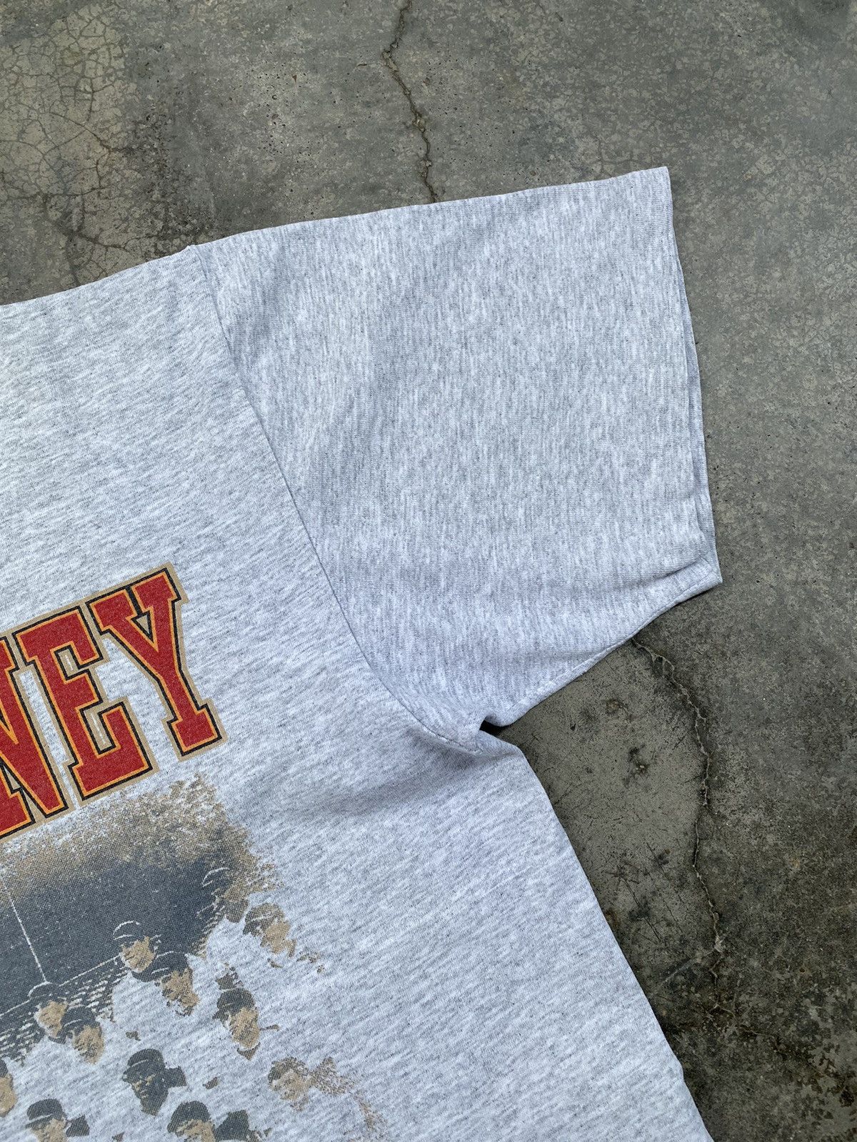 Vintage Vintage Team Disney Mickey Mouse Gear Tees Size US XL / EU 56 / 4 - 5 Thumbnail