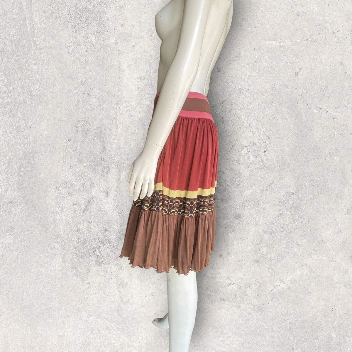 Gucci 2006 Gucci Silk Skirt Size 26" / US 2 / IT 38 - 2 Thumbnail