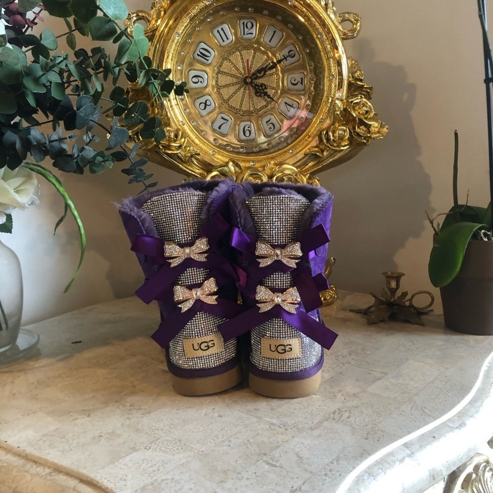 Ugg Ugg it’s With Bows And Rhinestones size9 Size US 9 / IT 39 - 6 Thumbnail
