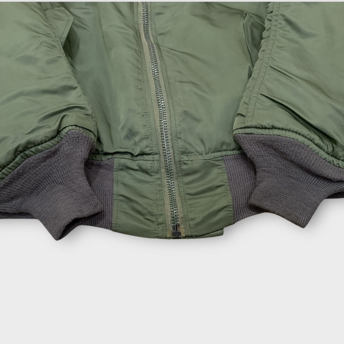 Avirex VINTAGE 90s USAF MA 1 FLIGHT BOMBER JACKET REVERSIBLE Size US L / EU 52-54 / 3 - 12 Thumbnail