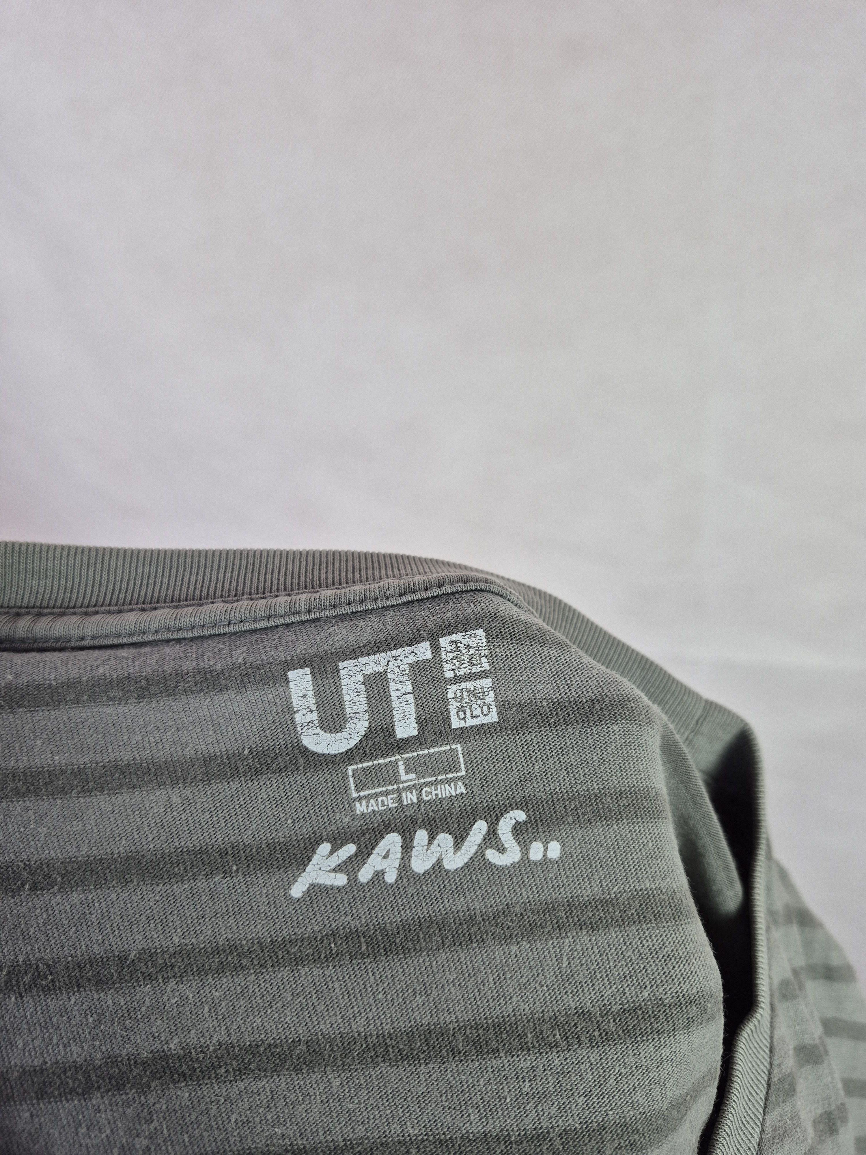Japanese Brand 🔥 Uniqlo Kaws Stripes Mini Embroidery Tee Streetwear Skate Size US L / EU 52-54 / 3 - 6 Thumbnail