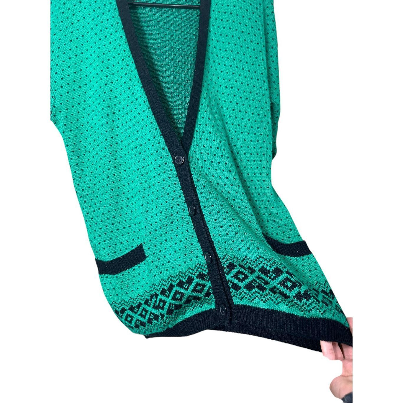 Liz Claiborne Vintage Liz Claiborne Green Polka Dot Cardigan Button Front Size M Size M / US 6-8 / IT 42-44 - 4 Thumbnail