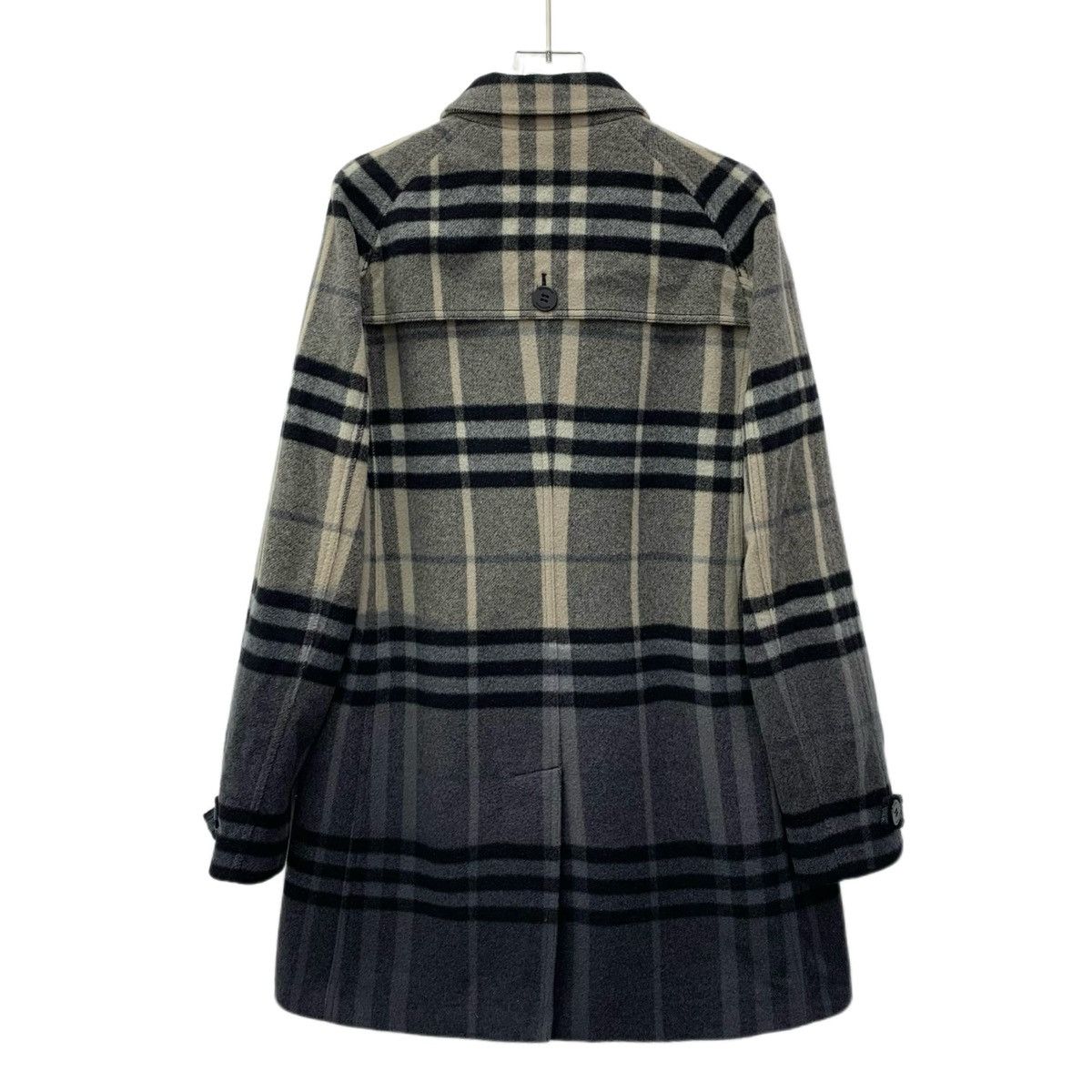 Burberry Burberry Bbr Colorblocked Striped Gradient Wool Coat Size M / US 6-8 / IT 42-44 - 2 Thumbnail