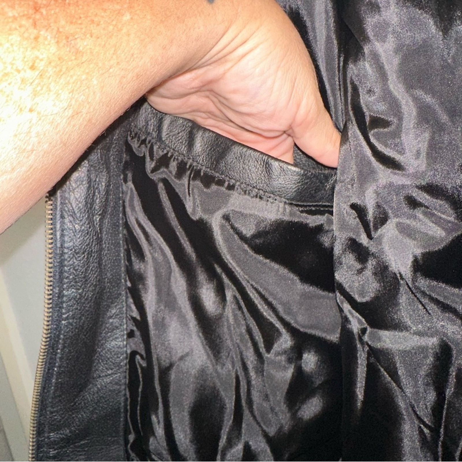 Men’s Burks Bay black Leather Jacket sz L Drilling Logo