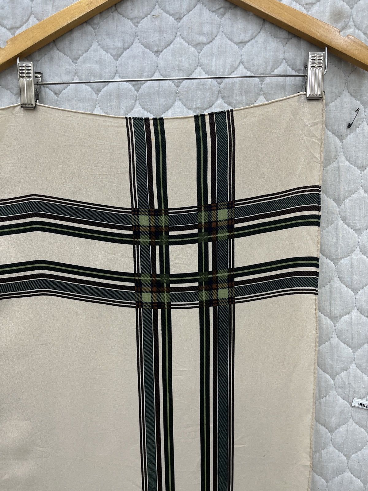 Yves Saint Laurent 🔥🔥🔥STEALS YVES SAINT LAURENT SILK SCARF Size ONE SIZE - 6 Thumbnail