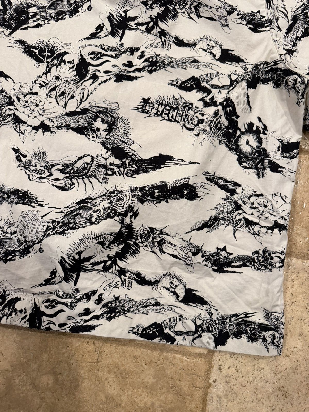 Givenchy Givenchy Matthew Williams Tiger Camo White/Black Zip Shirt Size US XL / EU 56 / 4 - 10 Thumbnail