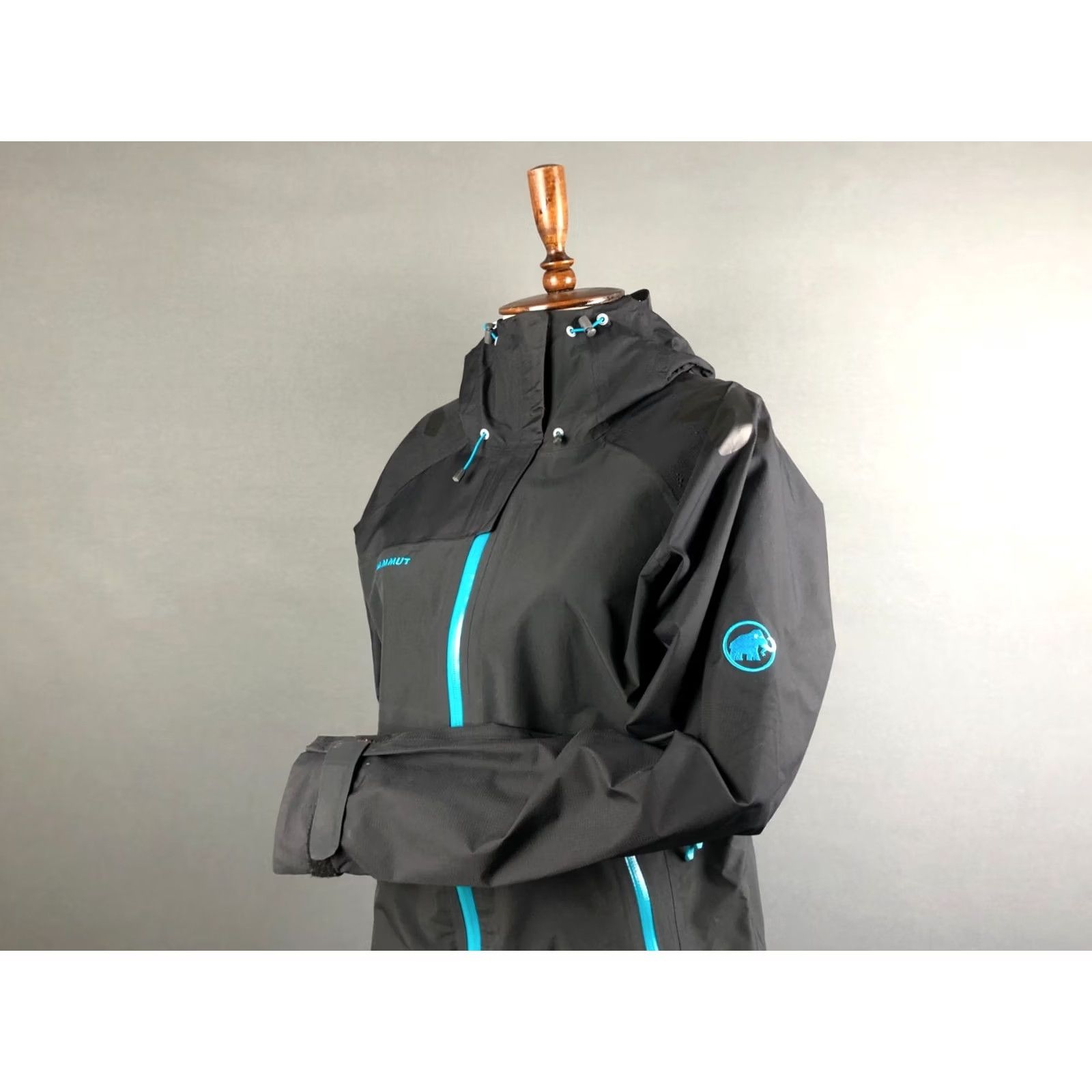 Mammut Mammut Windbreaker Jacket Women L Black Polyamide Full Zip Hooded Windbreaker Womens Regular Fit Size L / US 10 / IT 46 - 7 Thumbnail