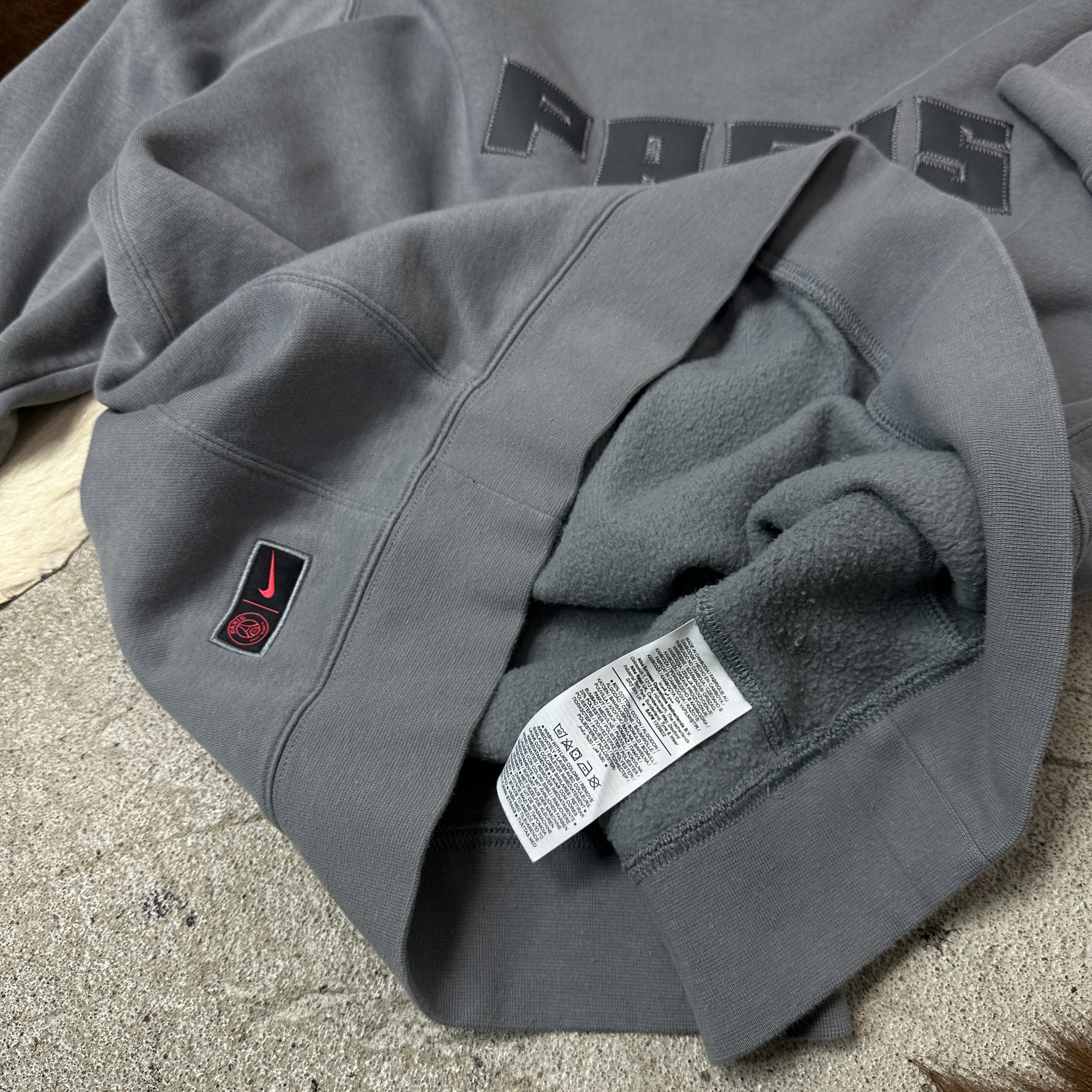 Nike Vintage Streetwear Sporty Skater Nike Sweatshirt Y2K Size US L / EU 52-54 / 3 - 4 Thumbnail