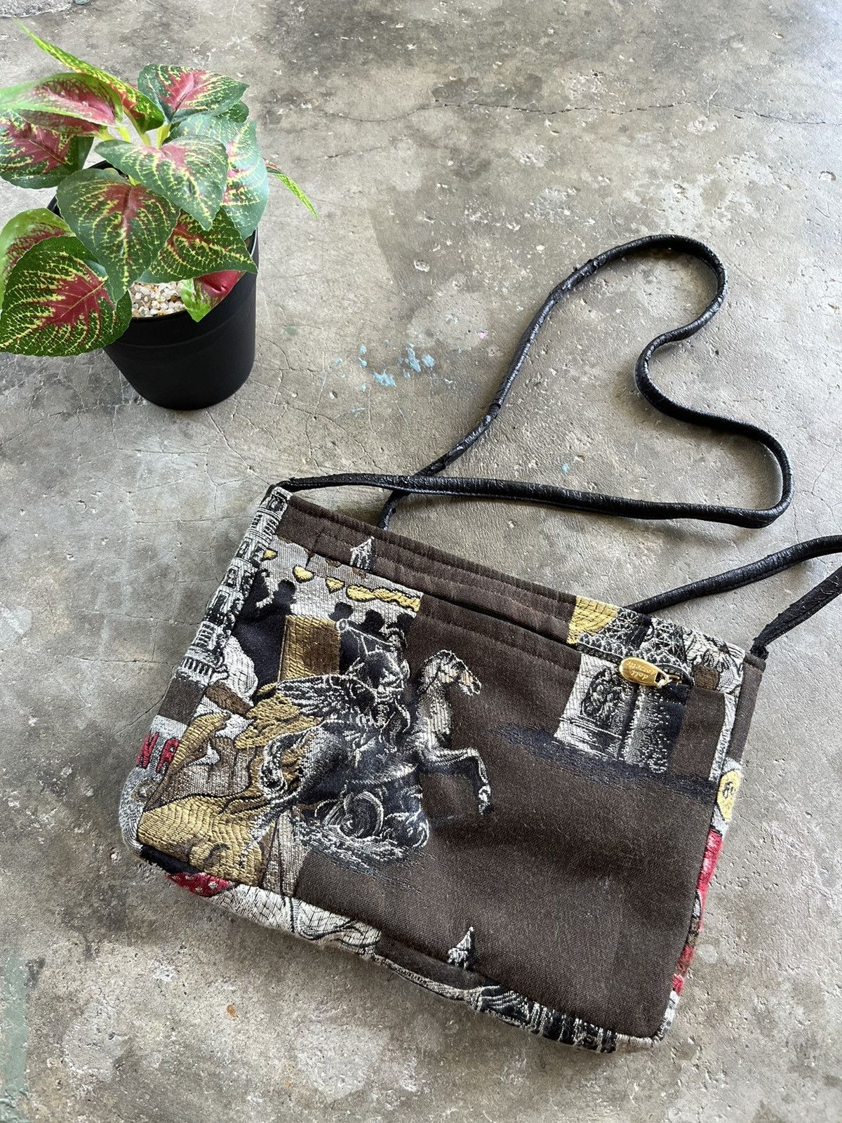 Japanese Brand × Vintage 🔥Vintage Doll Ozzette Japan Art Traditional Small Sling Beg Size ONE SIZE - 4 Thumbnail