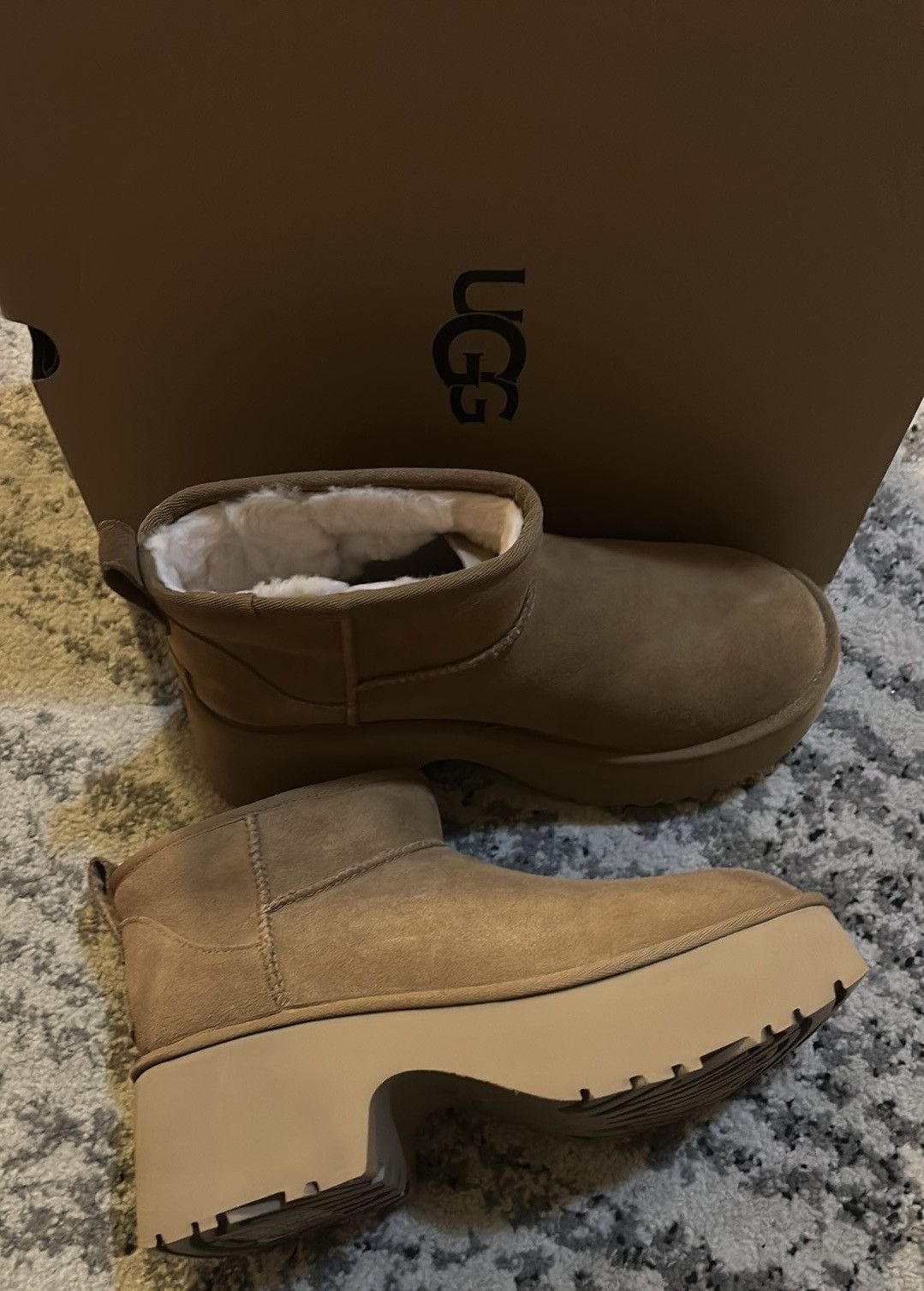 Ugg UGG® Classic Ultra Mini New Heights Boots size US 10 Size US 10 / IT 40 - 5 Thumbnail