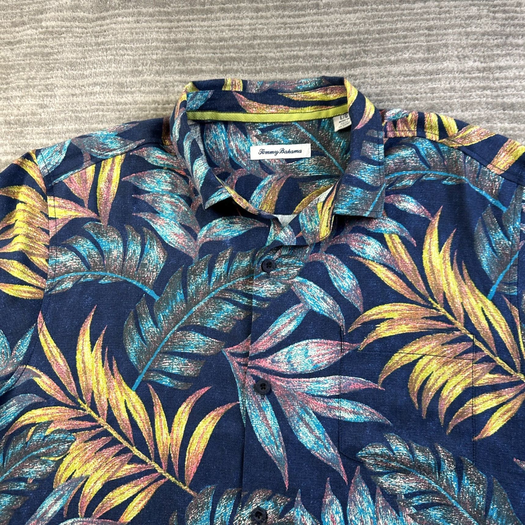 Tommy Bahama Tommy Bahama Shirt Mens Large Blue Floral Camp Button Up Silk Blend Size US L / EU 52-54 / 3 - 3 Thumbnail