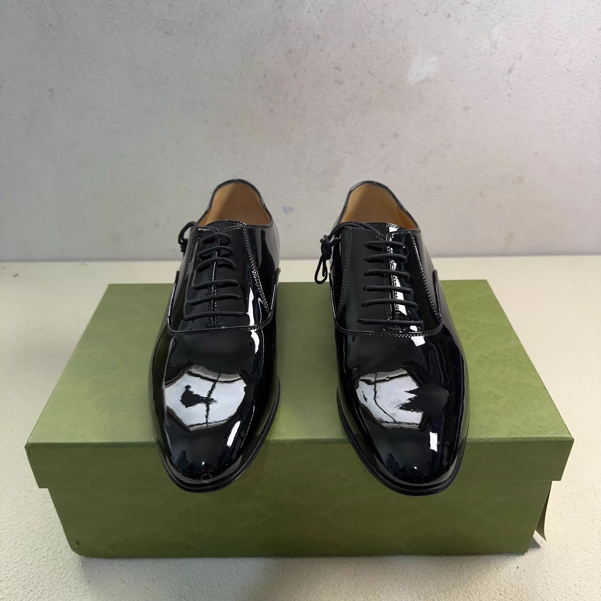 Gucci Gucci Men's Patent Leather Black Lace-up Leather Shoes Size US 9 / EU 42 - 2 Thumbnail