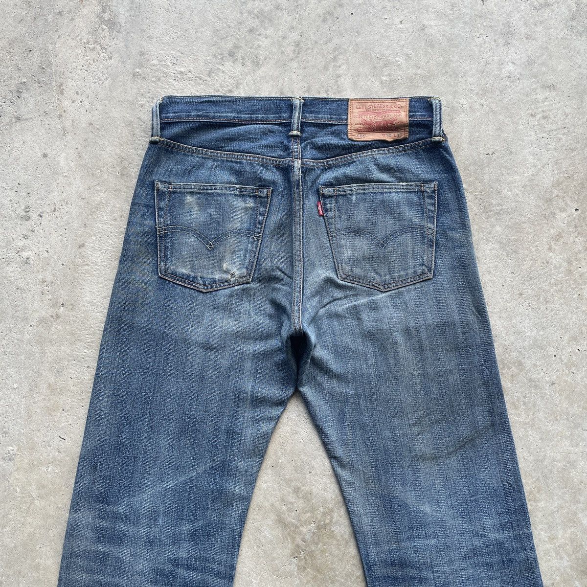 Levi's Vintage Clothing W31 Levi’s 501 Faded Jeans Distressed Fly Button Denim Pants Size US 31 - 10 Thumbnail