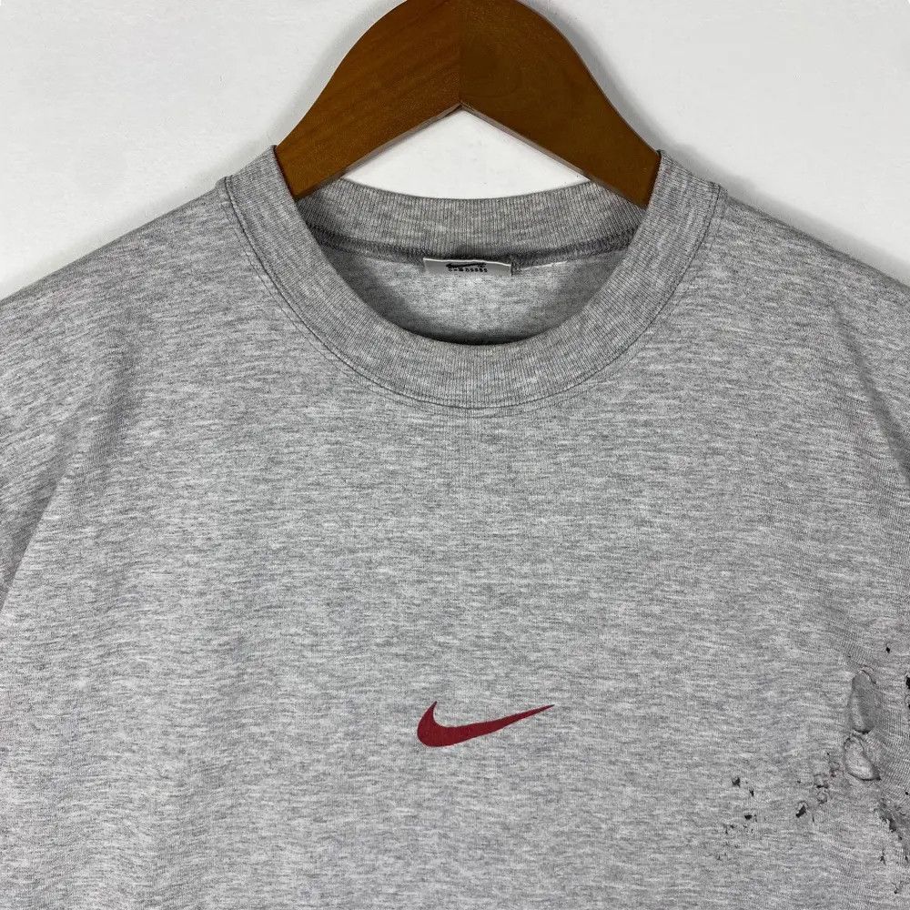 Nike Vintage 90's Trash & Distressed NIKE Big Logo Graphic Tee Size US L / EU 52-54 / 3 - 4 Thumbnail