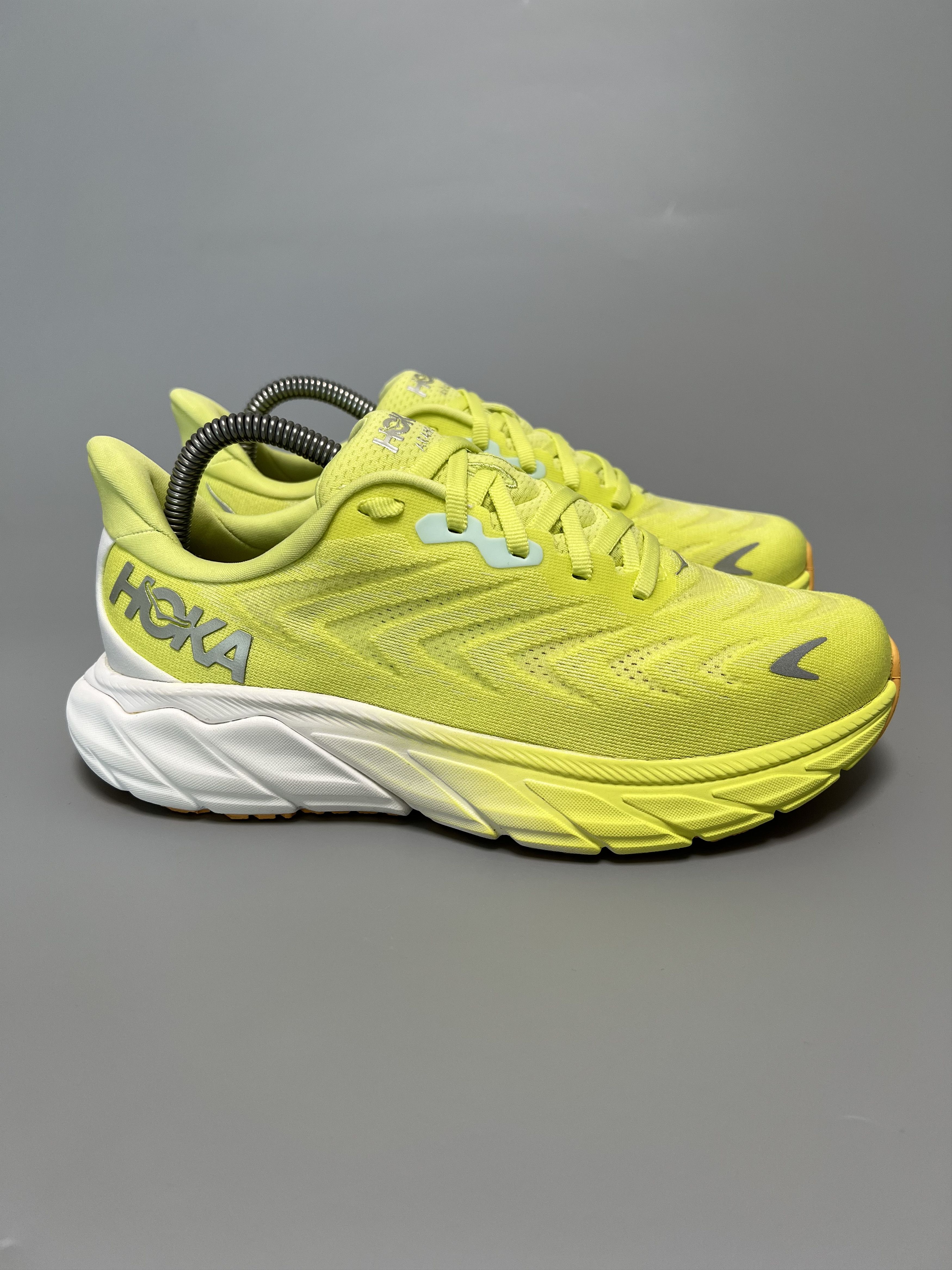 Hoka 7B Hoka One One Arahi 6 Running Shoes 1123195-CGWHT Size US 7 / IT 37 - 2 Thumbnail