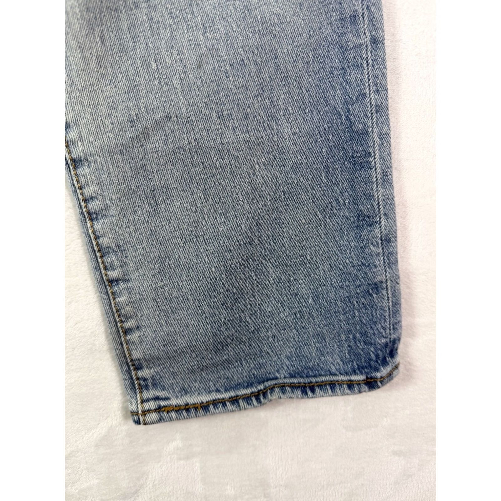 Levi's Levi's 501 Jeans Men's Size 31x32 Straight Leg Light Wash Denim Blue Regular Waist 31 Inseam 32 CT Size US 31 - 4 Thumbnail