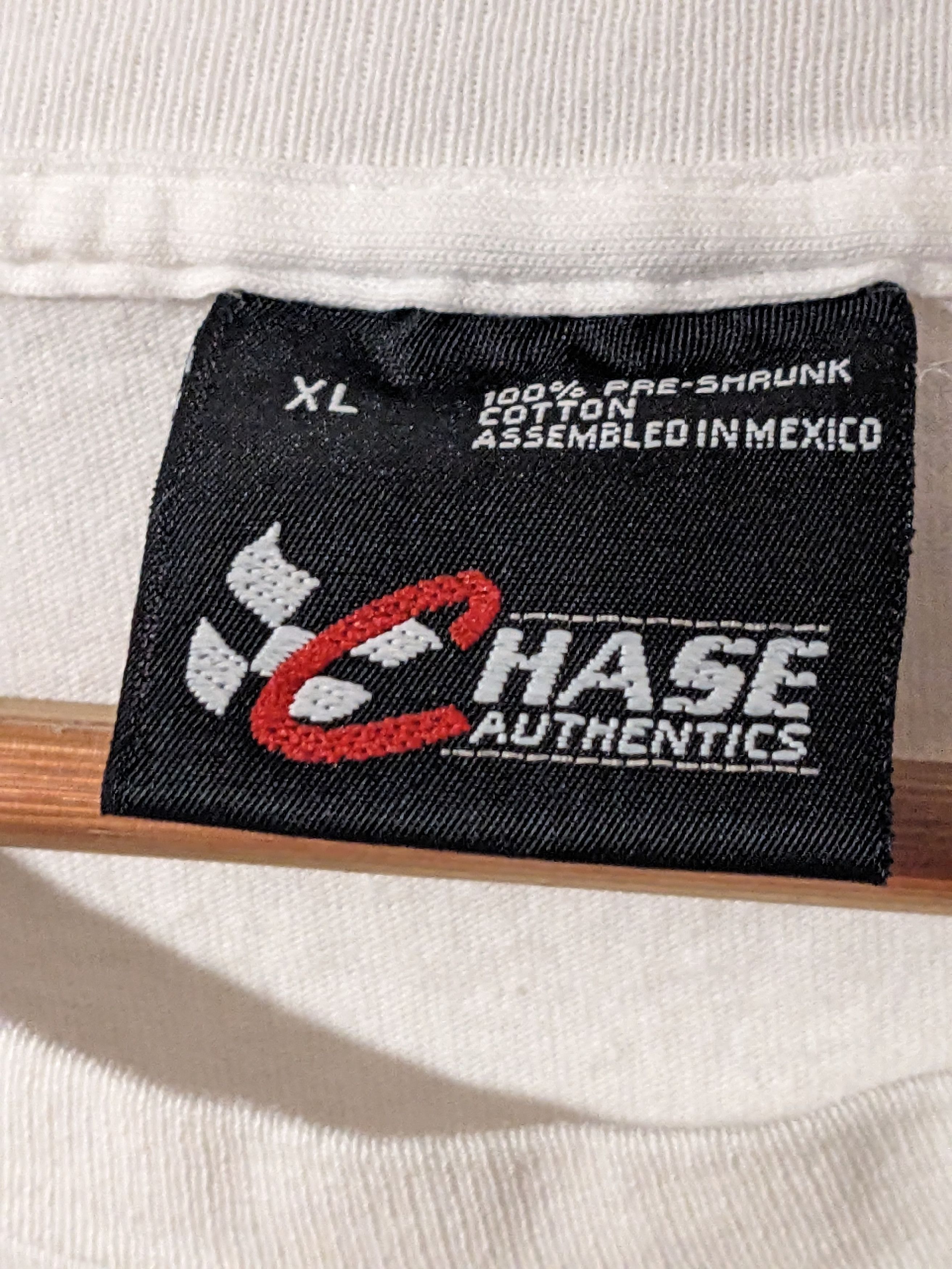 Chase Authentics × NASCAR × Vintage Vintage 2001 Tony Stewart Jurassic Park Nascar Chase T-Shirt Size US XL / EU 56 / 4 - 3 Thumbnail
