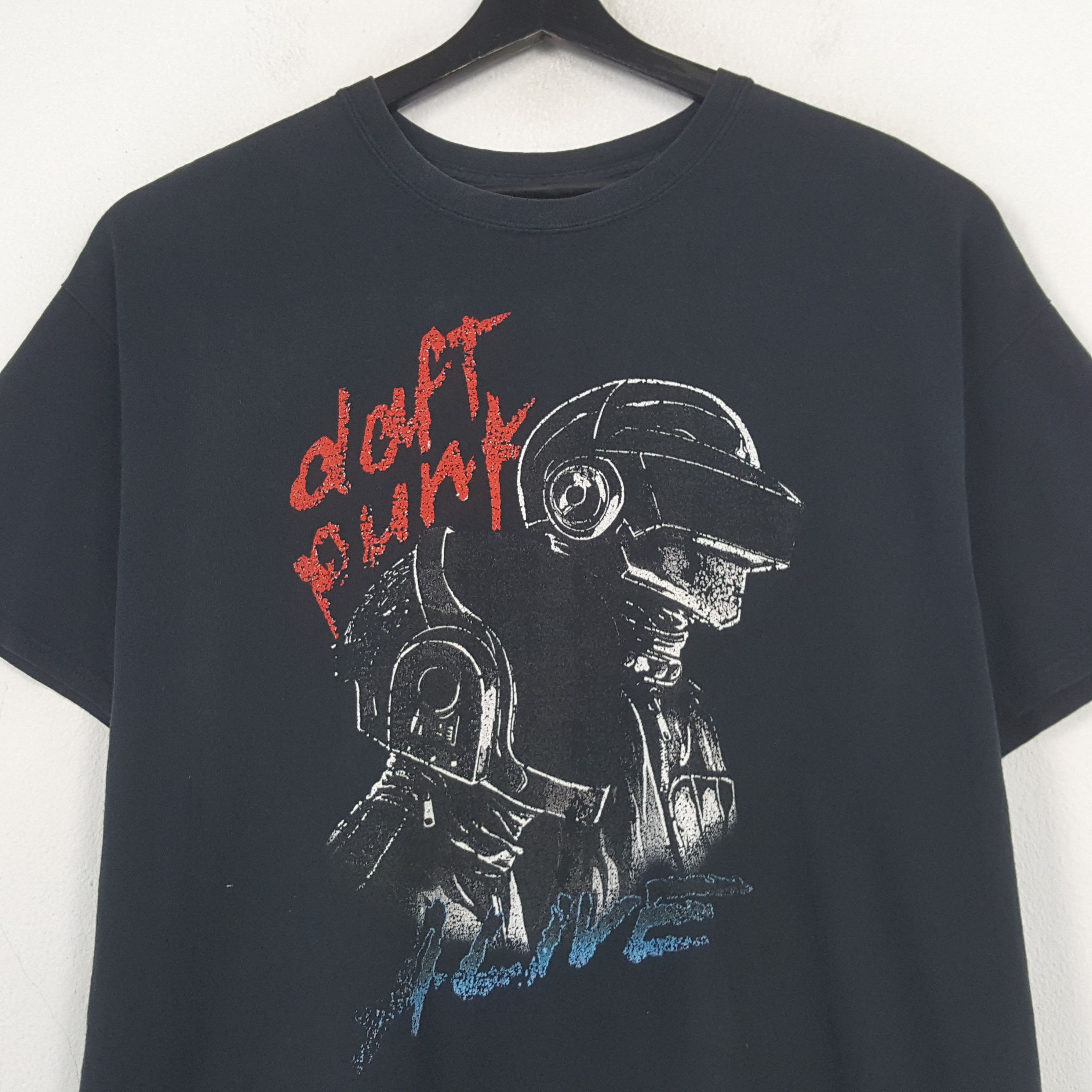 Band Tees Daft Punk Electronic Duo Group Music Tshirt 32 Size US XL / EU 56 / 4 - 2 Thumbnail