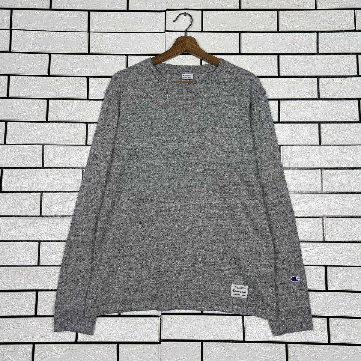 Champion CHAMPION Single Pocket Long Sleeve Tees Sweater #4073-C185 Size US L / EU 52-54 / 3 - 1 Thumbnail