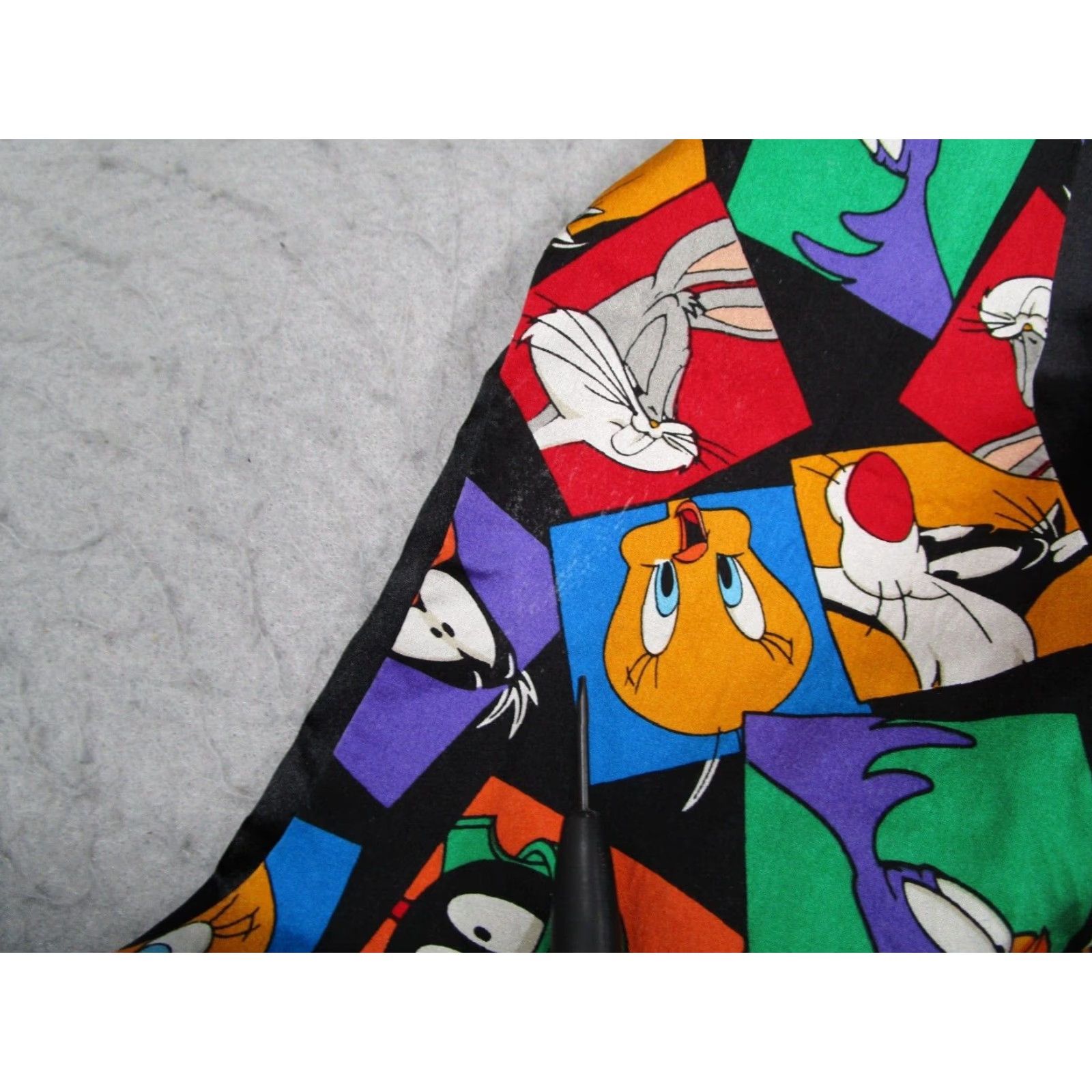 Vintage VINTAGE Looney Tunes Men Vest Black Silk Button Up 100% Silk AOP Bugs Bunny Tweety Bird Small/Medium Black Mens Vest Size US S / EU 44-46 / 1 - 4 Thumbnail