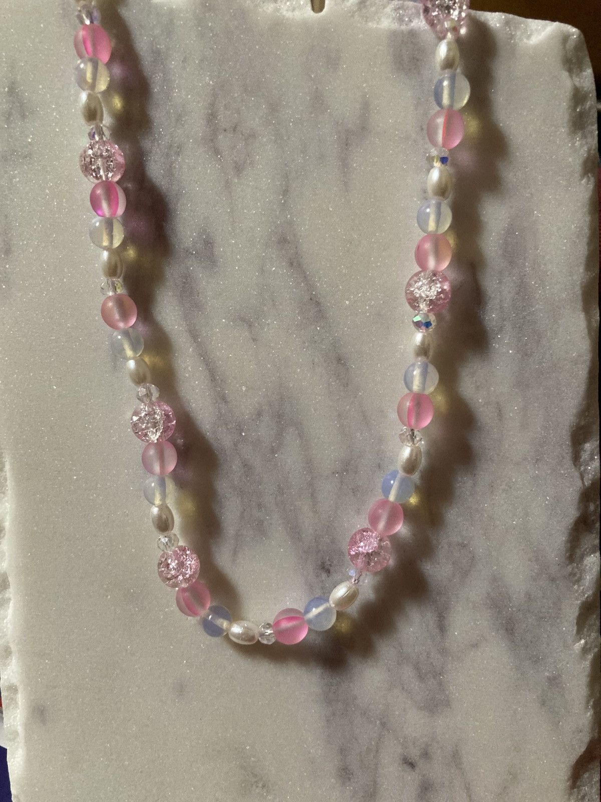 Other Pink crack glass and faux pearl necklace Size ONE SIZE - 2 Thumbnail