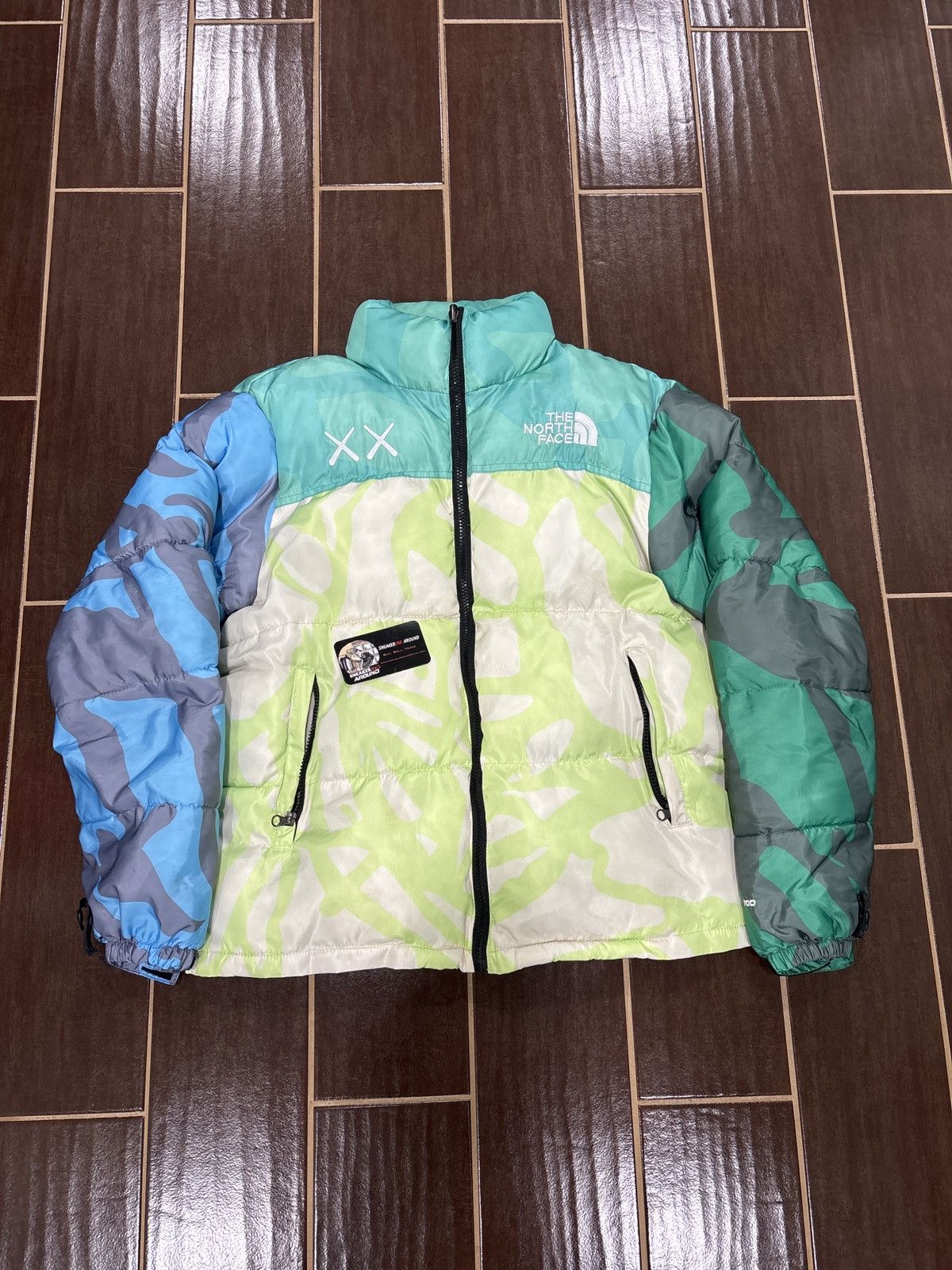 Kaws × The North Face USED Kaws x The North Face Nuptse Jacket Safety Green SZ L Size US L / EU 52-54 / 3 - 1 Thumbnail