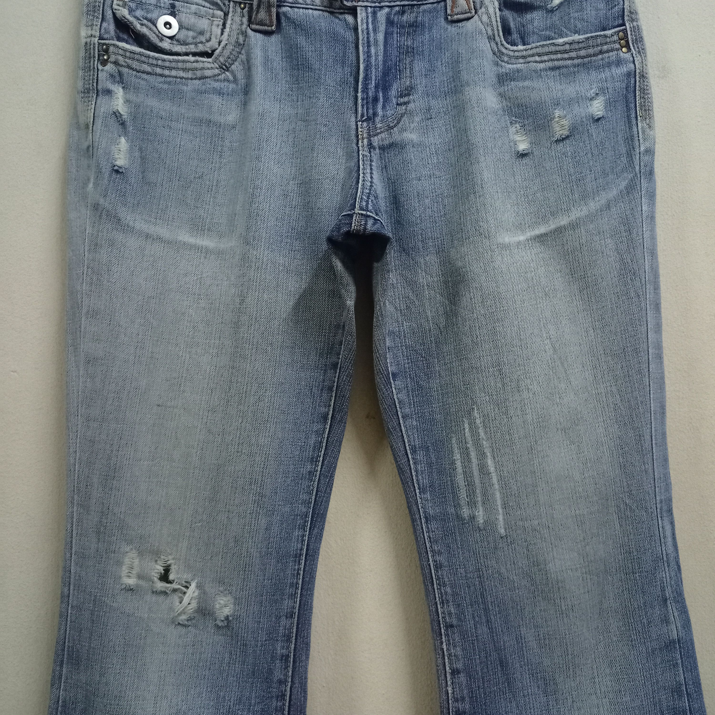 Japanese Brand Vintage Japanese Brand Blue Wash Distressed Flare Jeans Size 32" / US 10 / IT 46 - 5 Thumbnail