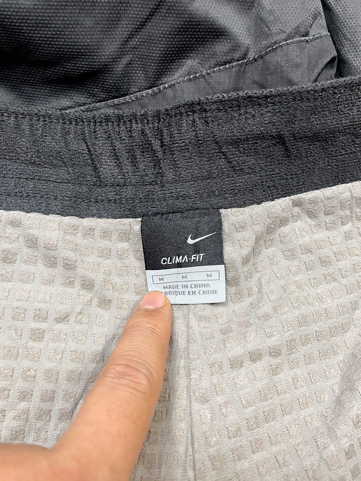 Nike 2005 Nike Clima-Fit Vintage Technical Track Pants Size US 30 / EU 46 - 11 Thumbnail