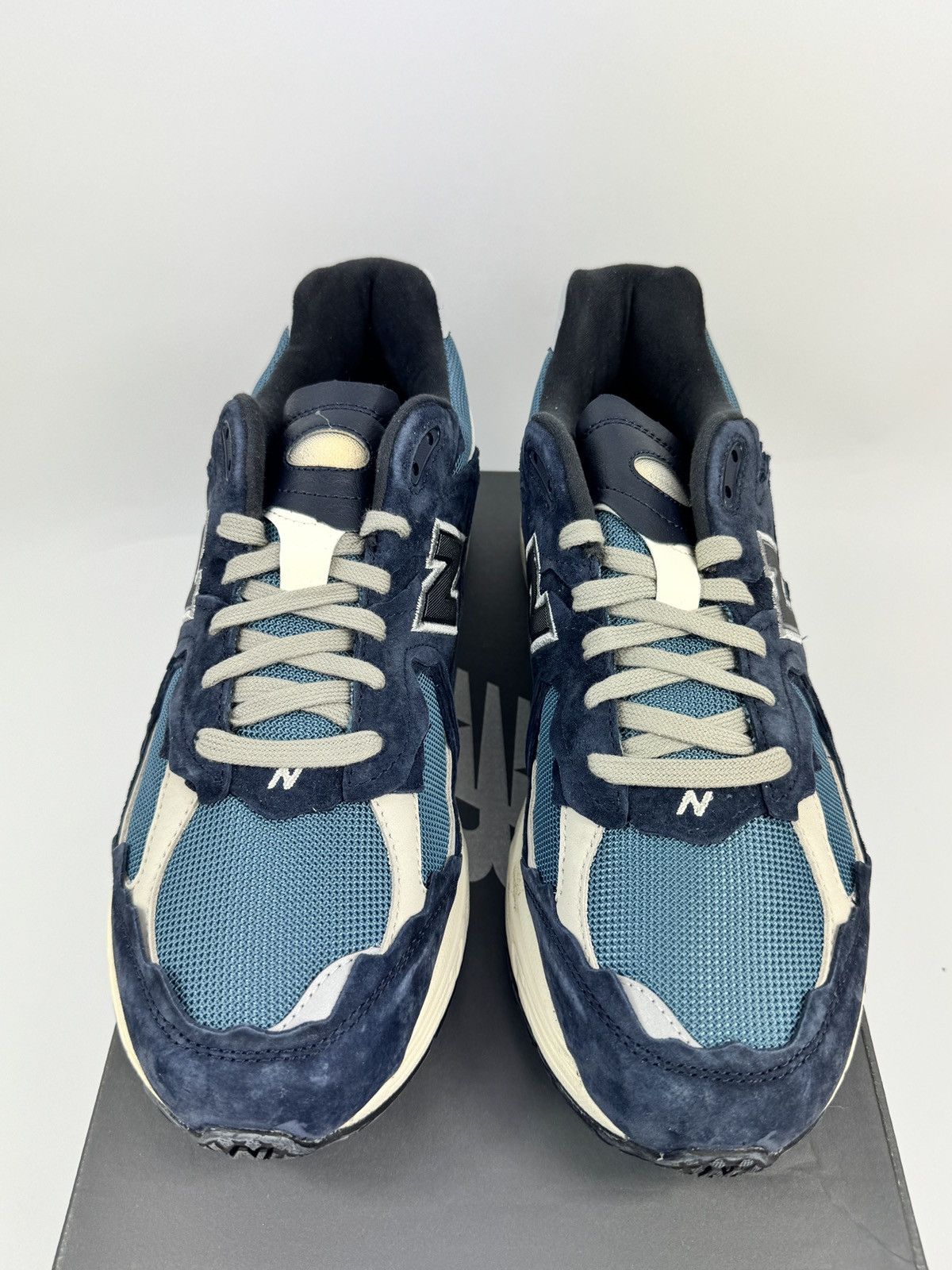 New Balance NEW BALANCE 2002R Size US 11 / EU 44 - 3 Thumbnail