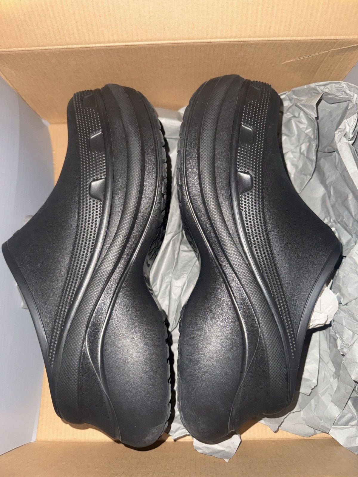 Balenciaga × Crocs Balenciaga x Crocs mule Size US 9 / EU 42 - 7 Thumbnail