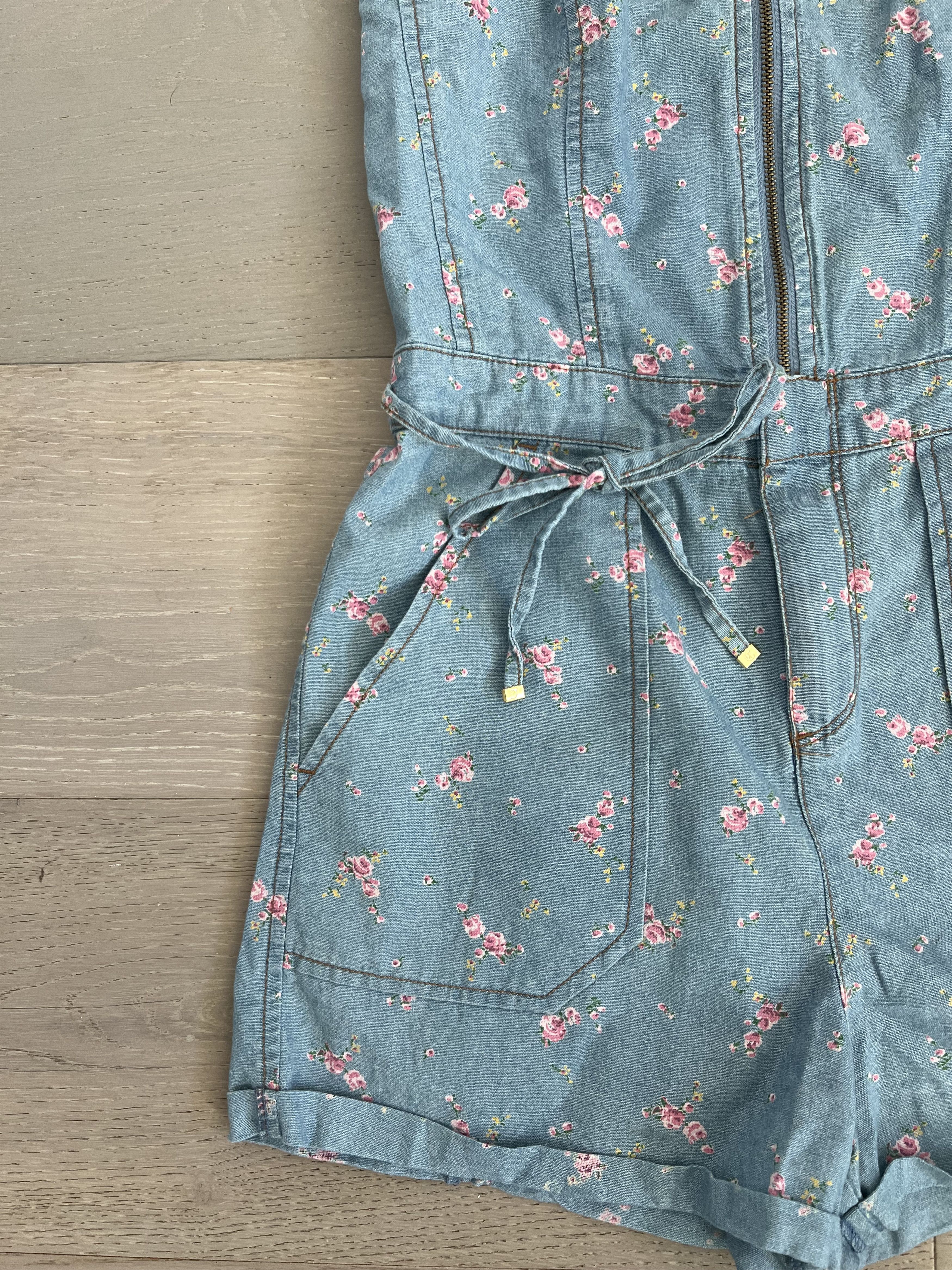 Juicy Couture Juicy Couture Floral Halter Romper - Size 2 (fits like 0) Size XS / US 0-2 / IT 36-38 - 4 Thumbnail