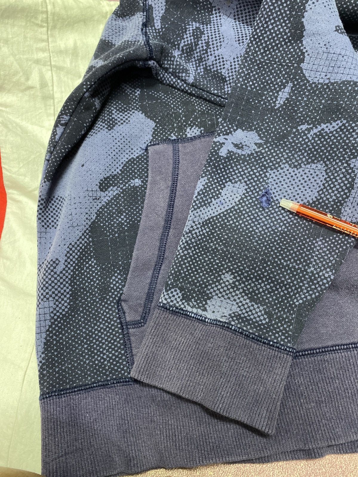 Japanese Brand × Under Armour DISTRESSED UNDER ARMOUR CAMOUFLAGE HOODIE Size US L / EU 52-54 / 3 - 10 Thumbnail