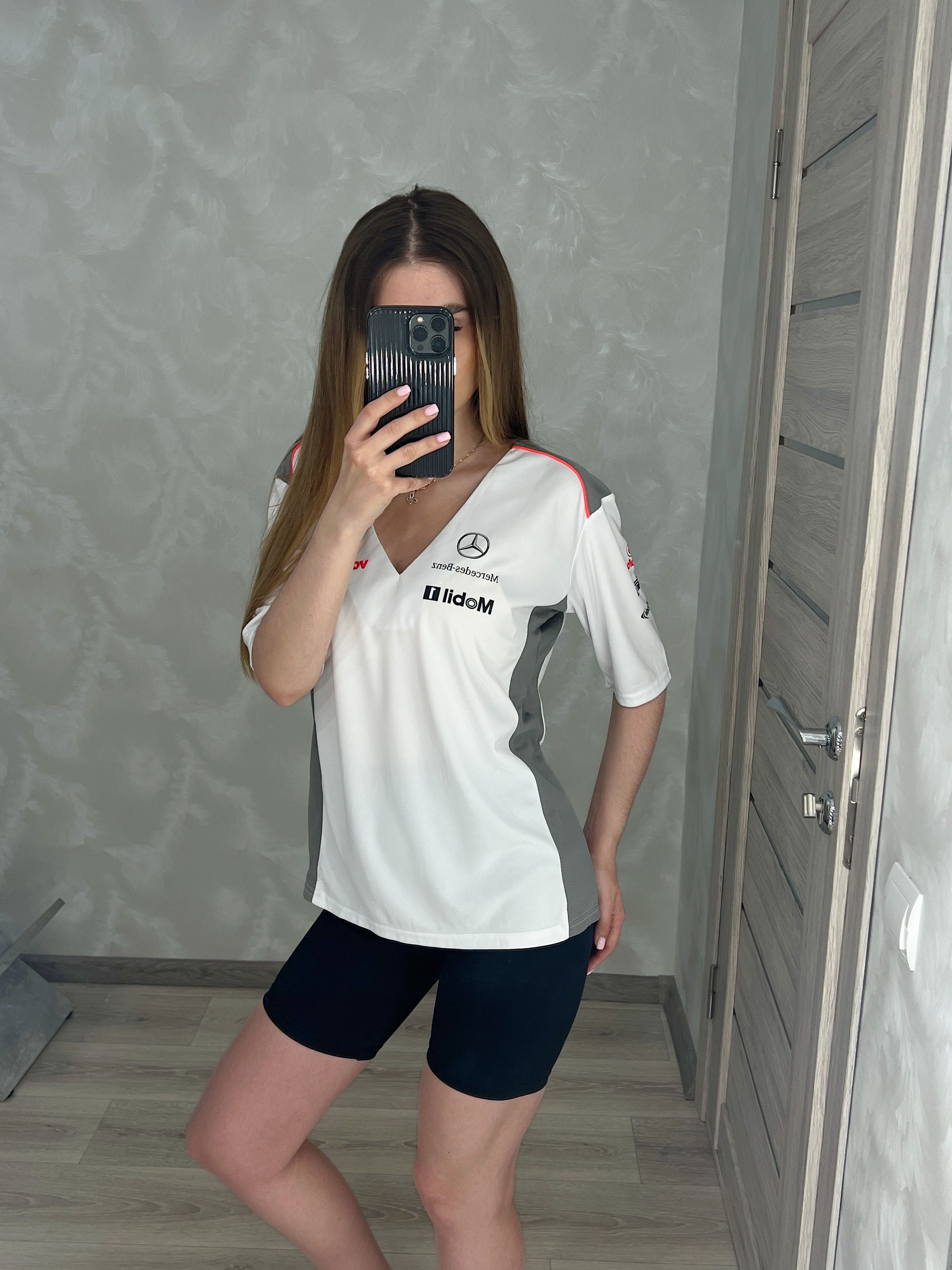 Formula 1 × Mercedes-Benz McLaren Mercedes F1 Team T-Shirt Vodafone Pirelli Boss Size L / US 10 / IT 46 - 1 Thumbnail