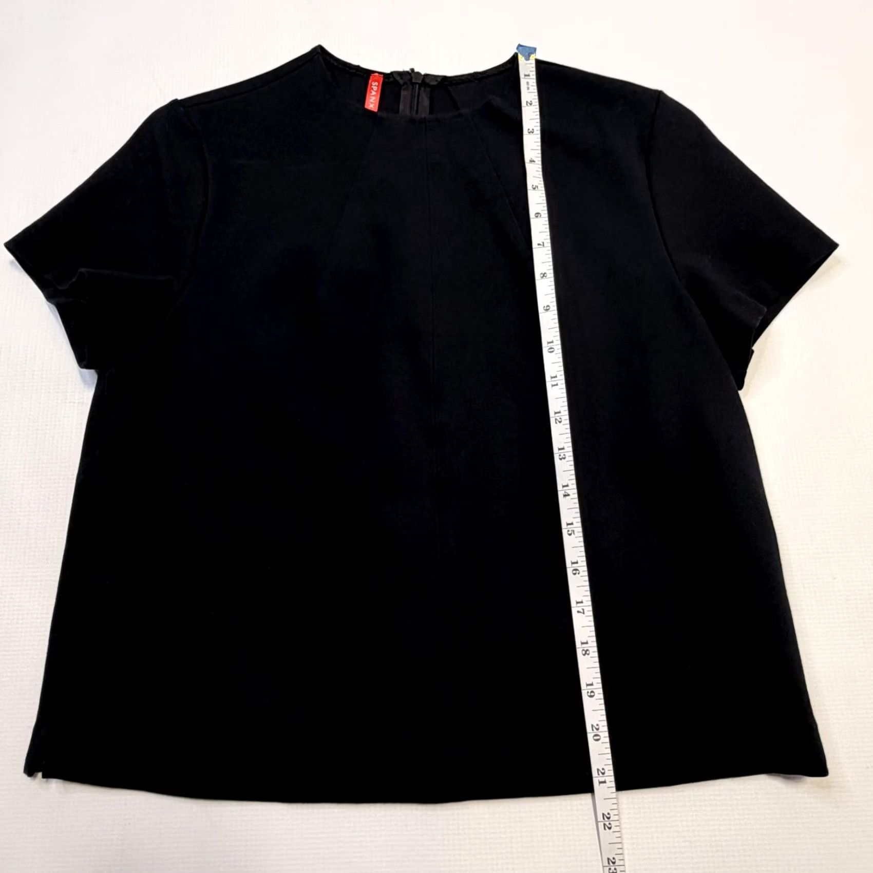 Spanx Spanx Blouse Womens Medium Black Short Sleeve Crew Neck Back Zip Knit Top Size M / US 6-8 / IT 42-44 - 6 Thumbnail