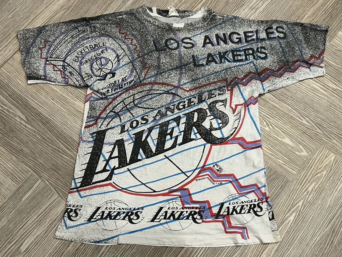 NBA × Vintage *RARE* Vintage L.A Lakers Magic Johnson AOP (Single Stitch) Size US L / EU 52-54 / 3 - 1 Thumbnail