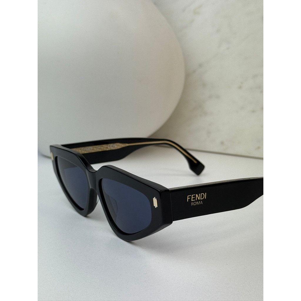 Fendi NEW Fendi FE40163U Black Cat Eye Sunglasses Size ONE SIZE - 2 Thumbnail