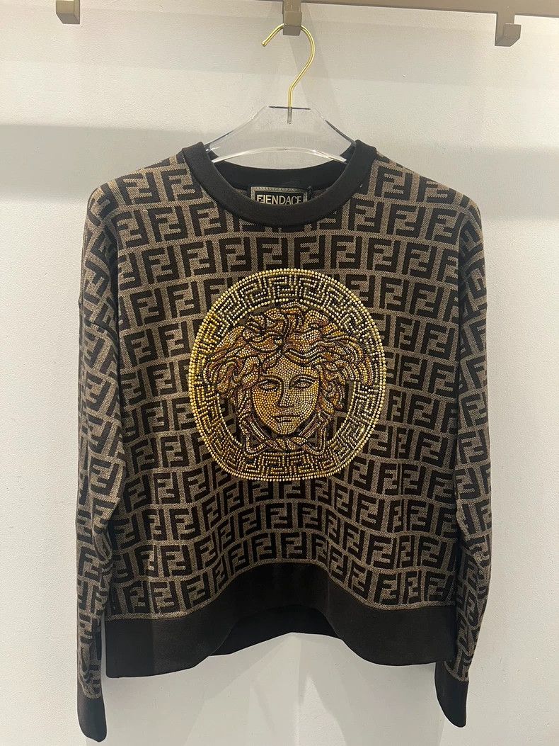 Versace Versace Medusa collaboration sweater Size M / US 6-8 / IT 42-44 - 1 Thumbnail