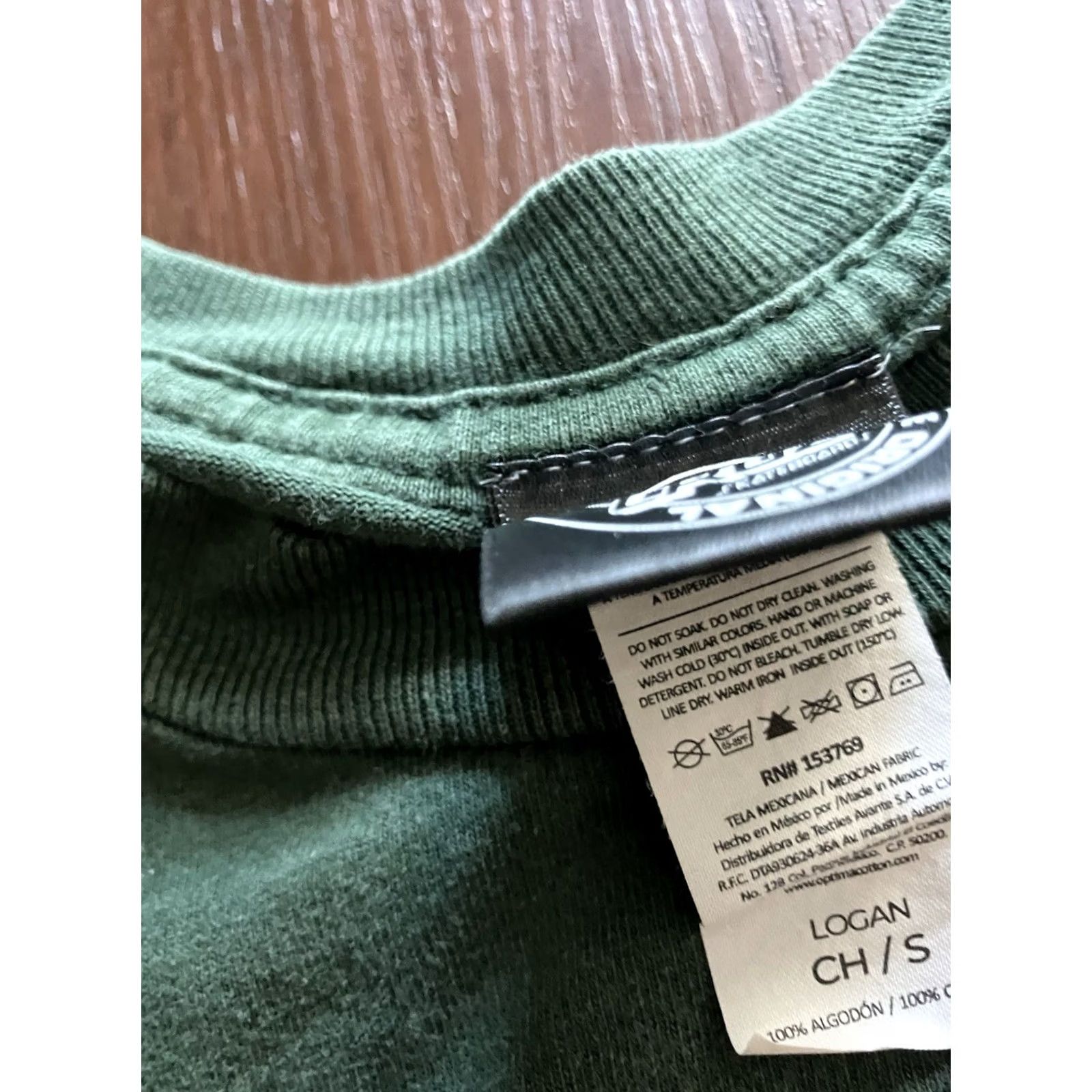 Vintage VINTAGE Santa Cruz Skateboarding Co Men’s Short Sleeve T-Shirt Green S Logo Graphic Print Crew Neck Slim Fit Size US S / EU 44-46 / 1 - 3 Thumbnail